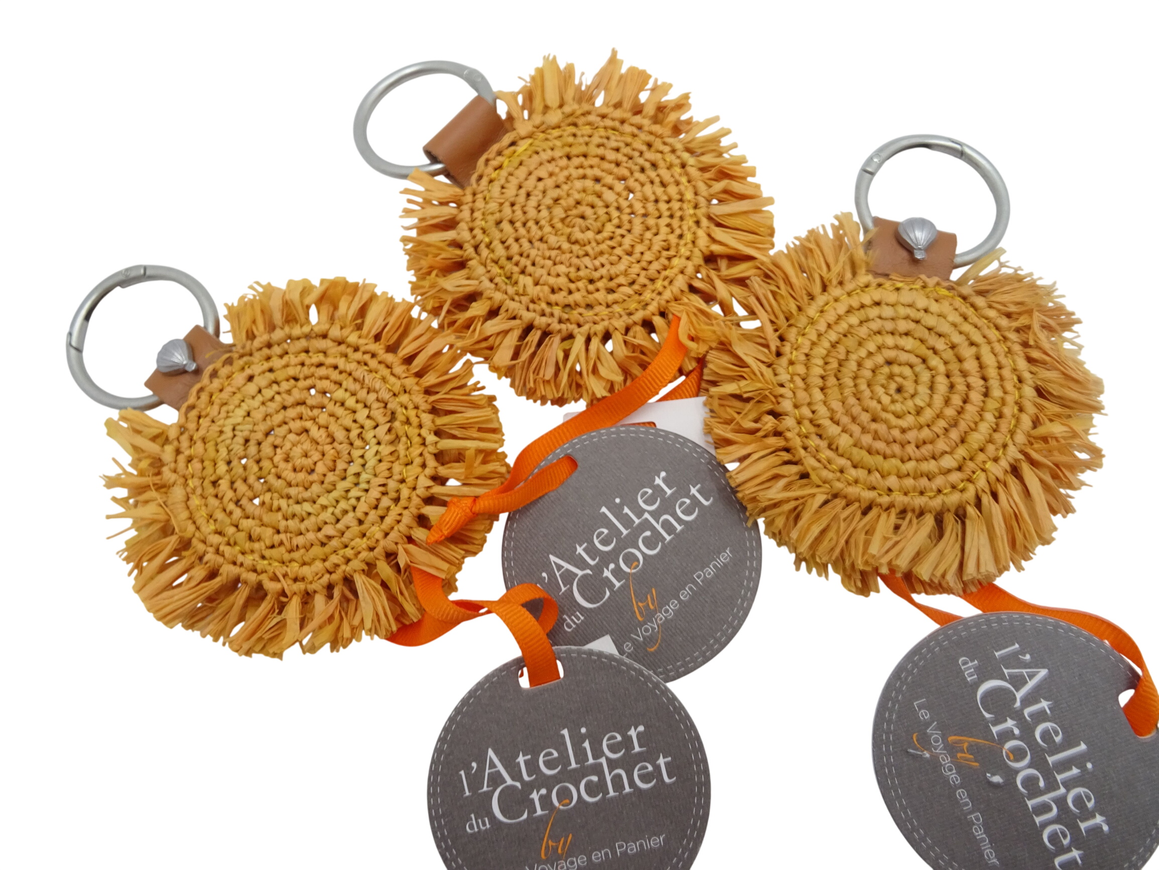Acheter Pince à chapeau jaune orangé "l'Atelier du Crochet" Comme neuf - 15,00 € Pince à chapeau jaune orangé "l'Atelier du Crochet" Comme neuf - reconditionné disponible sur Label Emmaüs