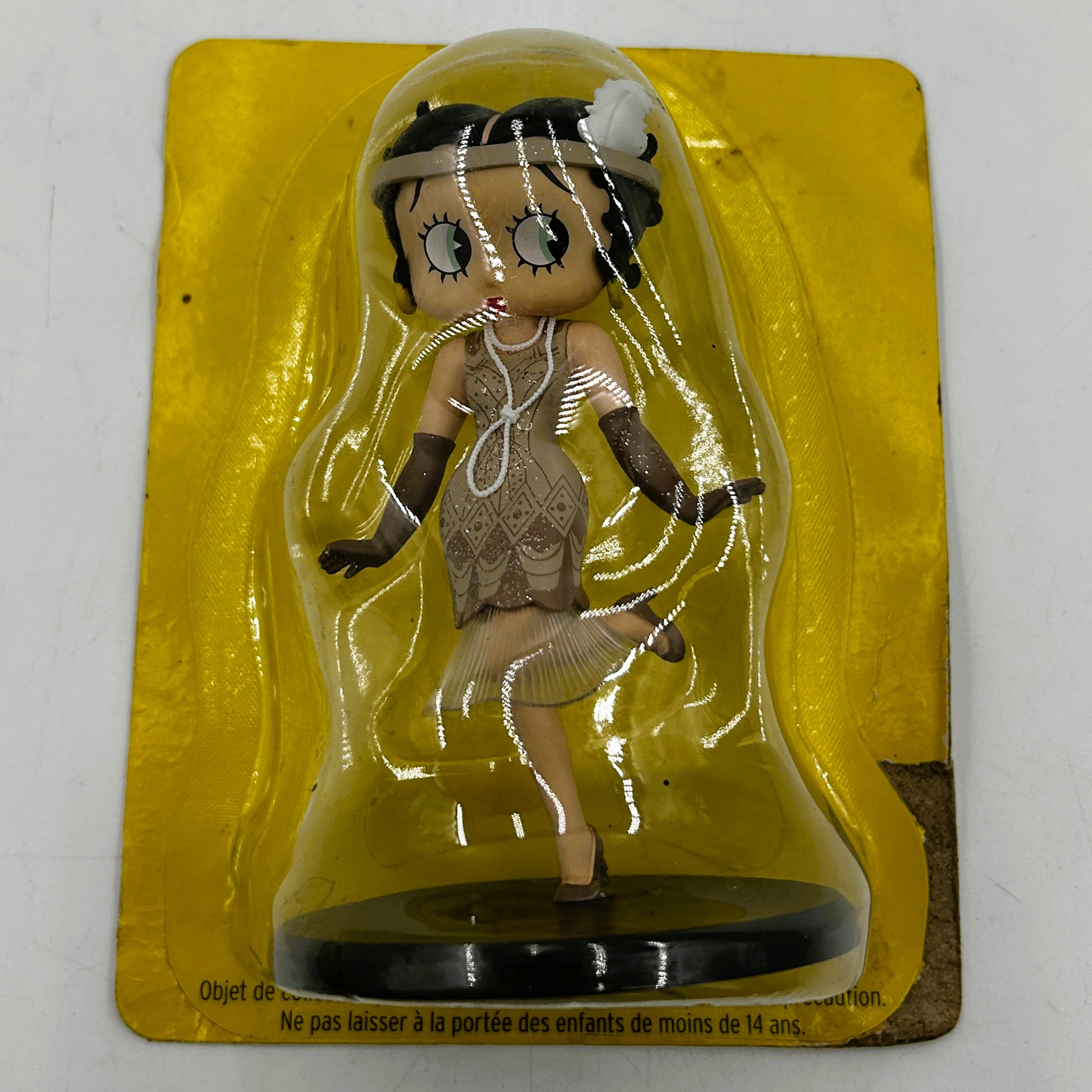 Voir photo 5 de Betty Boop – Lot 4 figurines “Danse” Hachette sous blister Betty Boop – Lot 4 figurines “Danse” Hachette sous blister Bon état - Vue 5 -