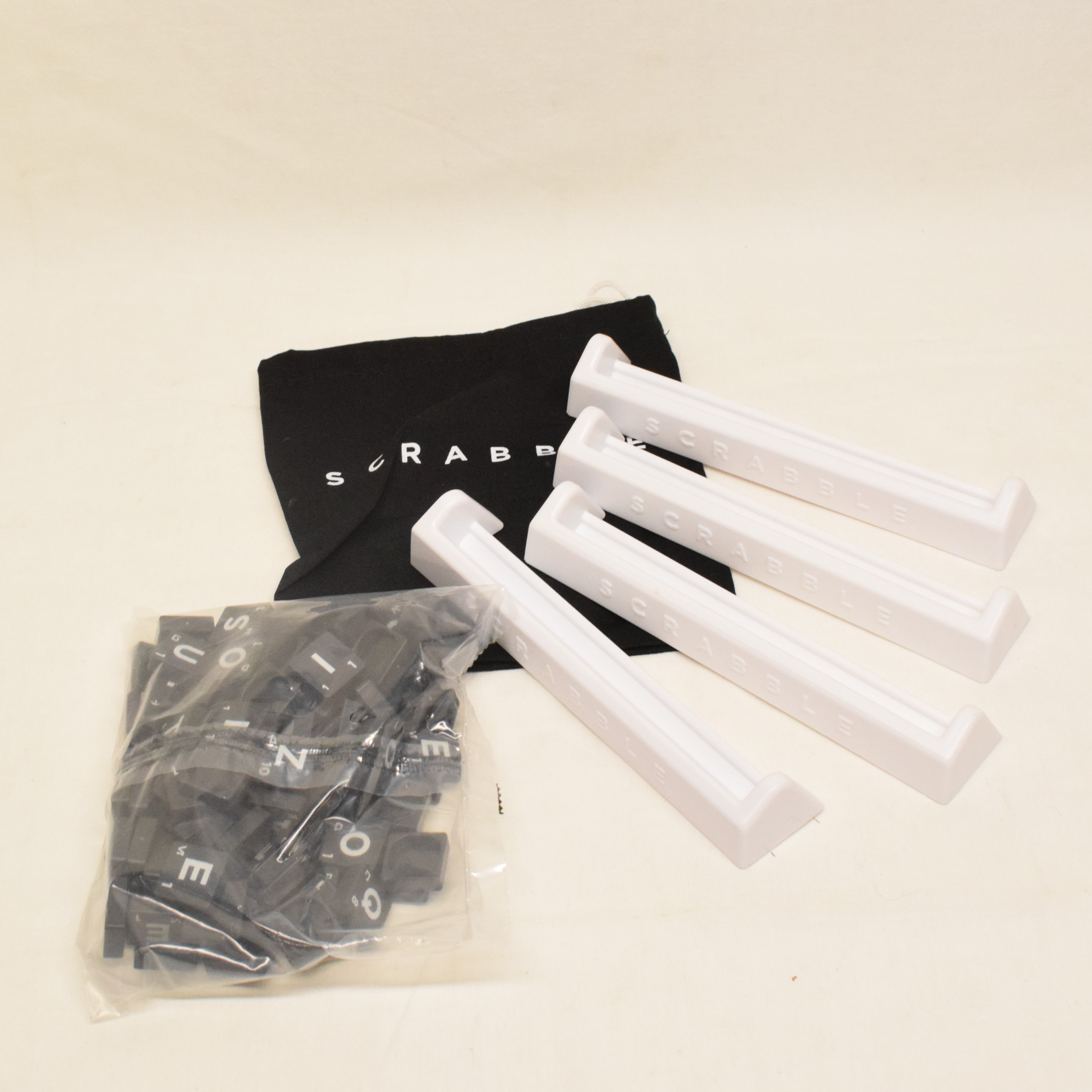 Voir photo 5 de Jeu de scrabble Star War deux en un Mattel Games 2021 Jeu de scrabble Star War deux en un Mattel Games 2021 Bon état - Vue 5 -