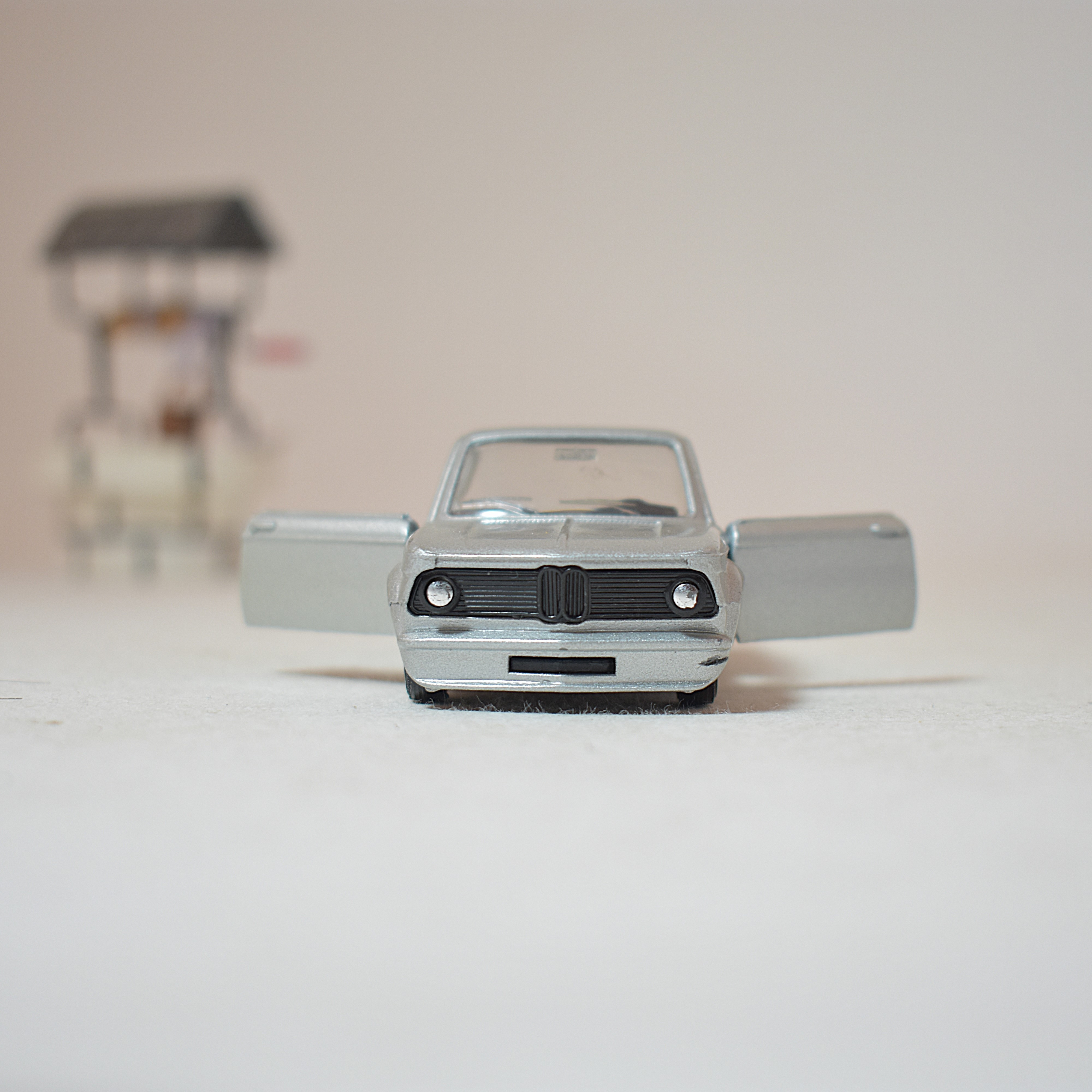 SOLIDO-MADE-IN-FRANCE-BMW-2002-TURBO-77-1/43-N°28-10-75  - Vue 4 - 
