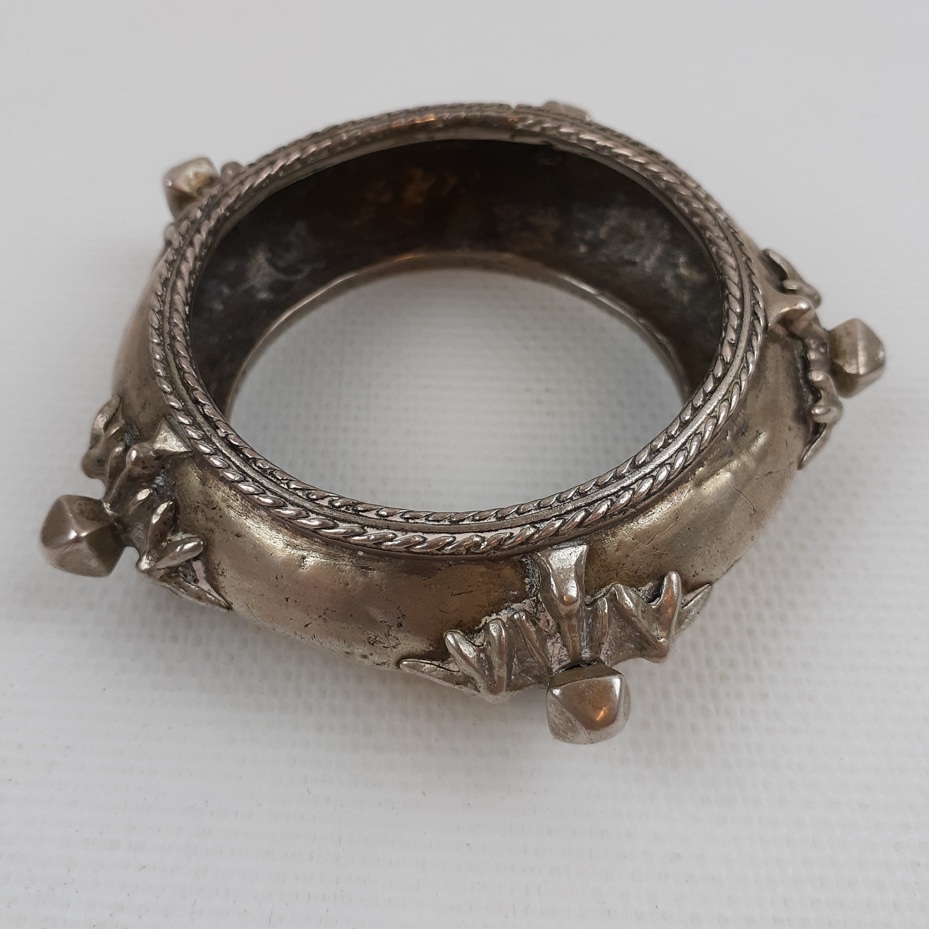 Voir photo 4 de Bracelet berbère en métal argenté Bracelet berbère en métal argenté Comme neuf - Vue 4 -