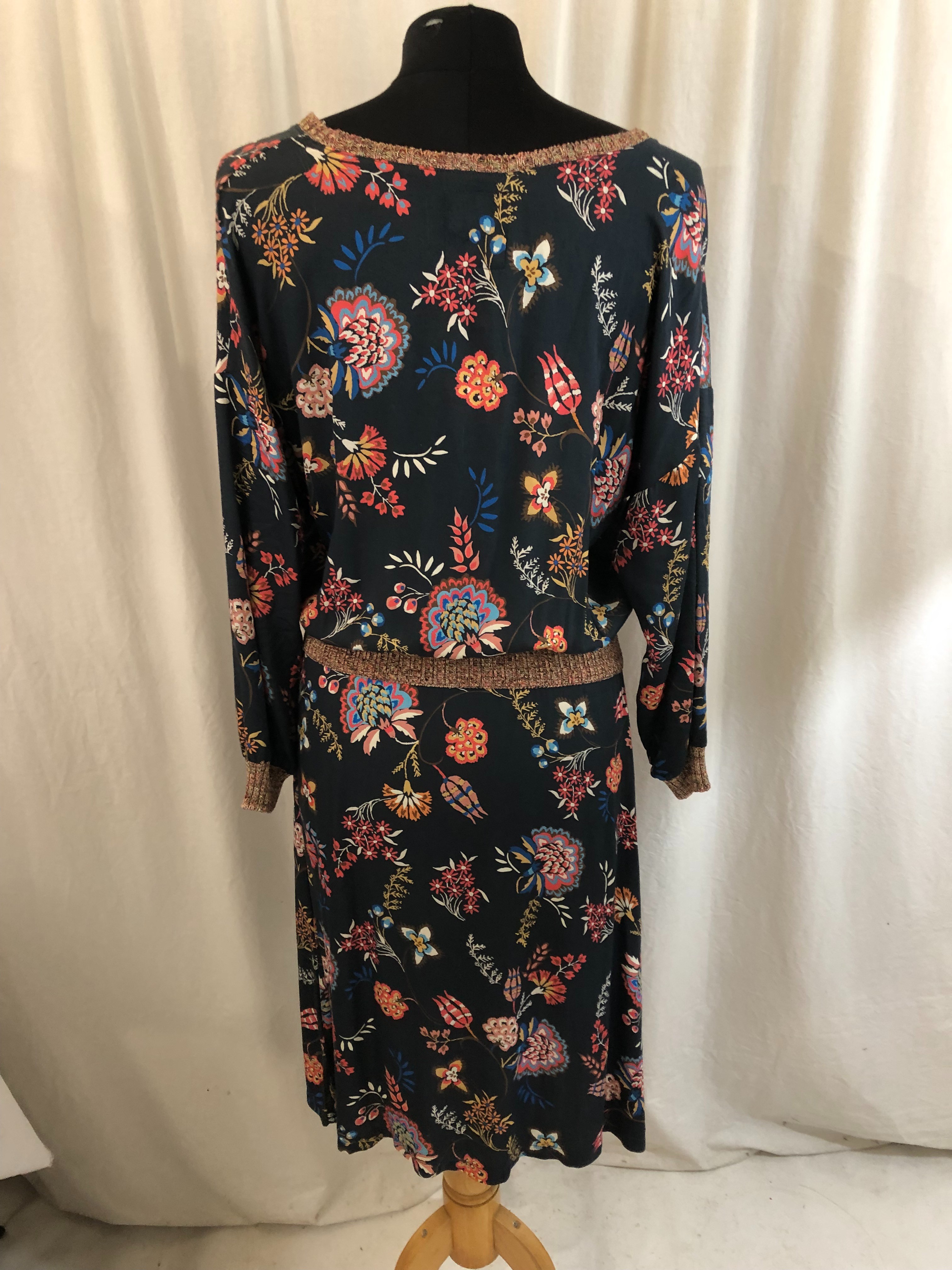 Voir photo 3 de Robe multicolore, Aldo Martin's - 38 Robe multicolore, Aldo Martin's - 38 Comme neuf - Vue 3 -