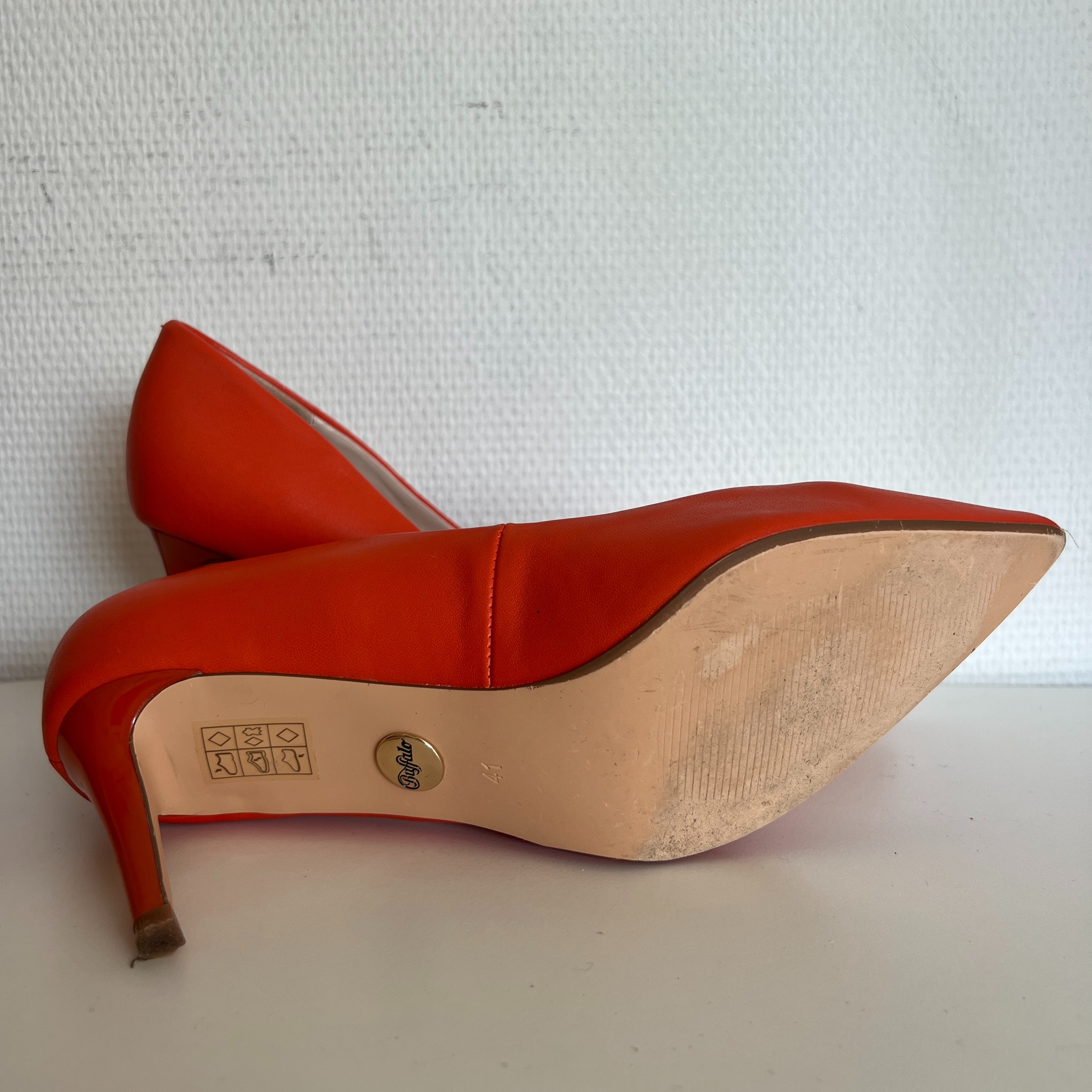 Voir photo 5 de Escarpins Buffalo orange, femme T41 Escarpins Buffalo orange, femme T41 Bon état - Vue 5 -