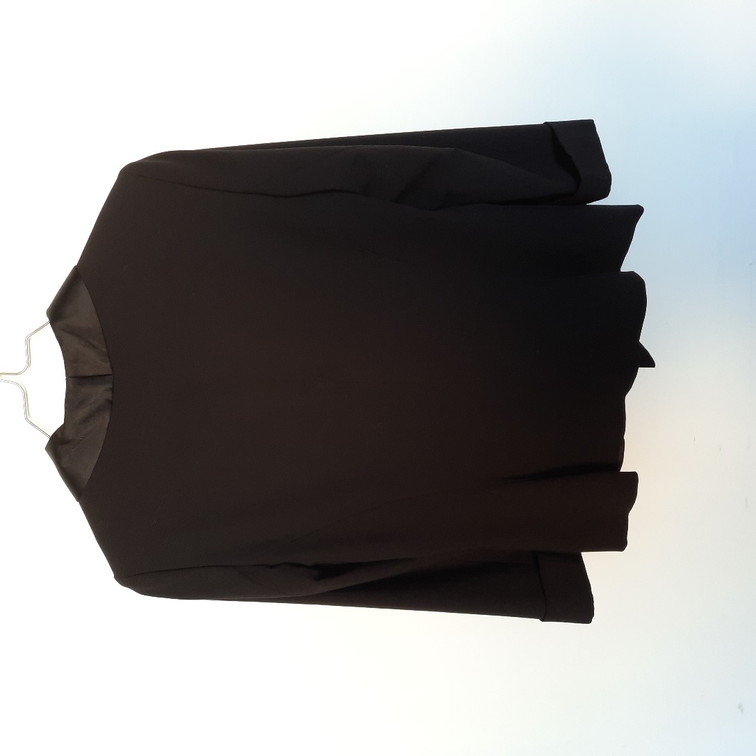 Voir photo 2 de Veste chic noire style smoking NAF-NAF T 40 Veste chic noire style smoking NAF-NAF T 40 Très bon état - Vue 2 -