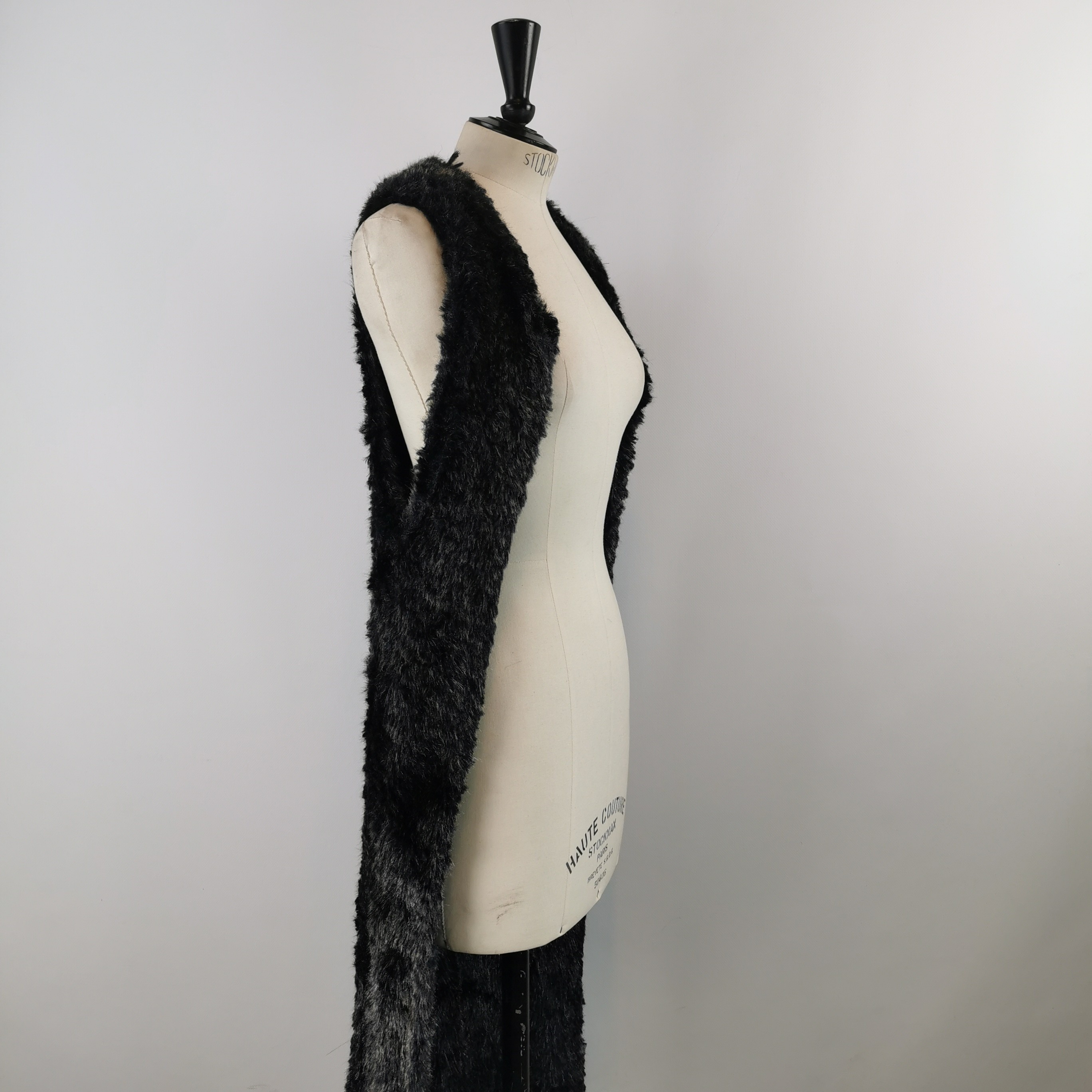 Voir photo 3 de Cardigan sans manche en fausse fourrure TM(estimée) Cardigan sans manche en fausse fourrure TM(estimée) - Vue 3 -