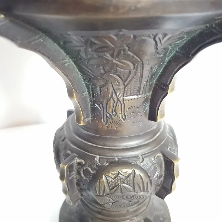Vase japonais bronze décor d'animaux oiselé avec ailettes - Très bon état - Photo 4