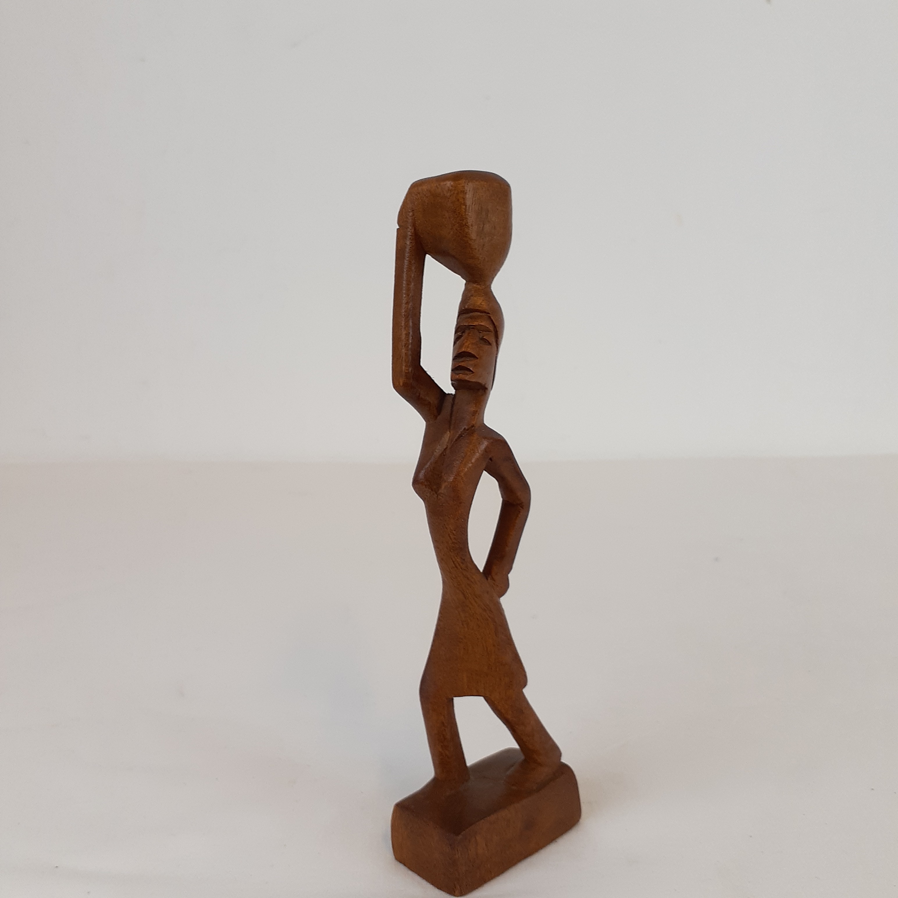 Statue en bois sculpté - style africain - Photo 0