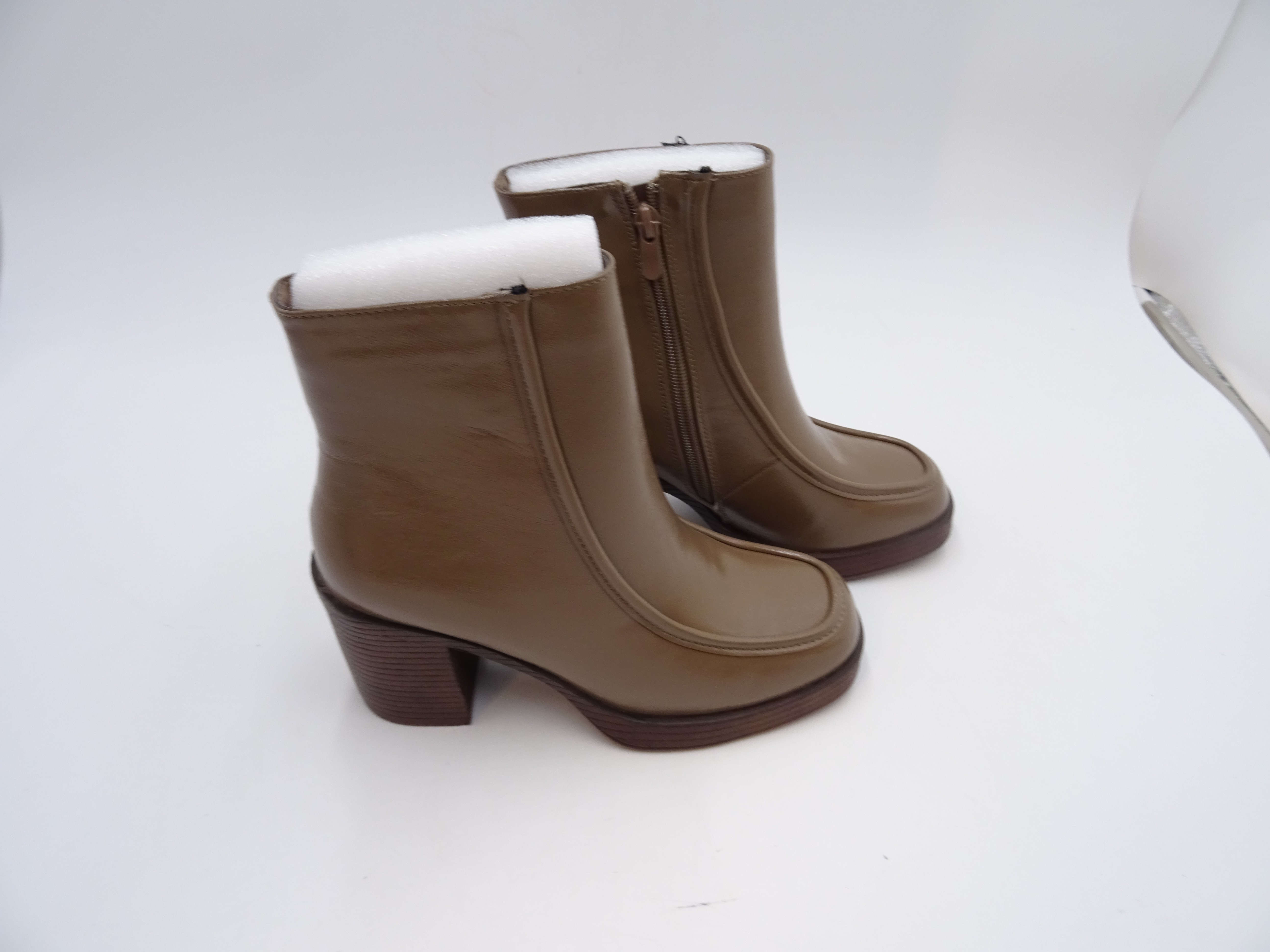 Paire de bottine femme beige " Me CINK-ME " pointure 36  - Vue 2 - 