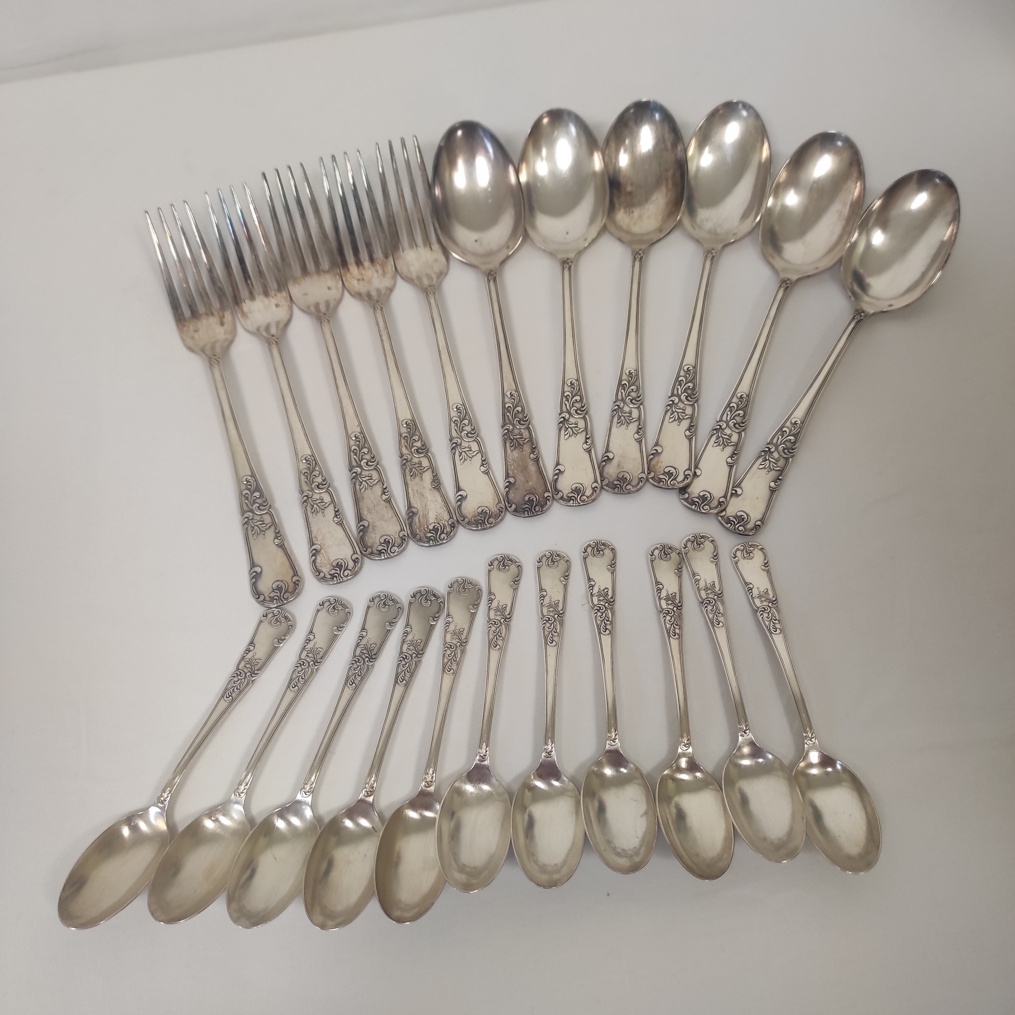 Ensemble De Couverts Anciens à Mignardises - Argent Plaqué - Poinçons R M