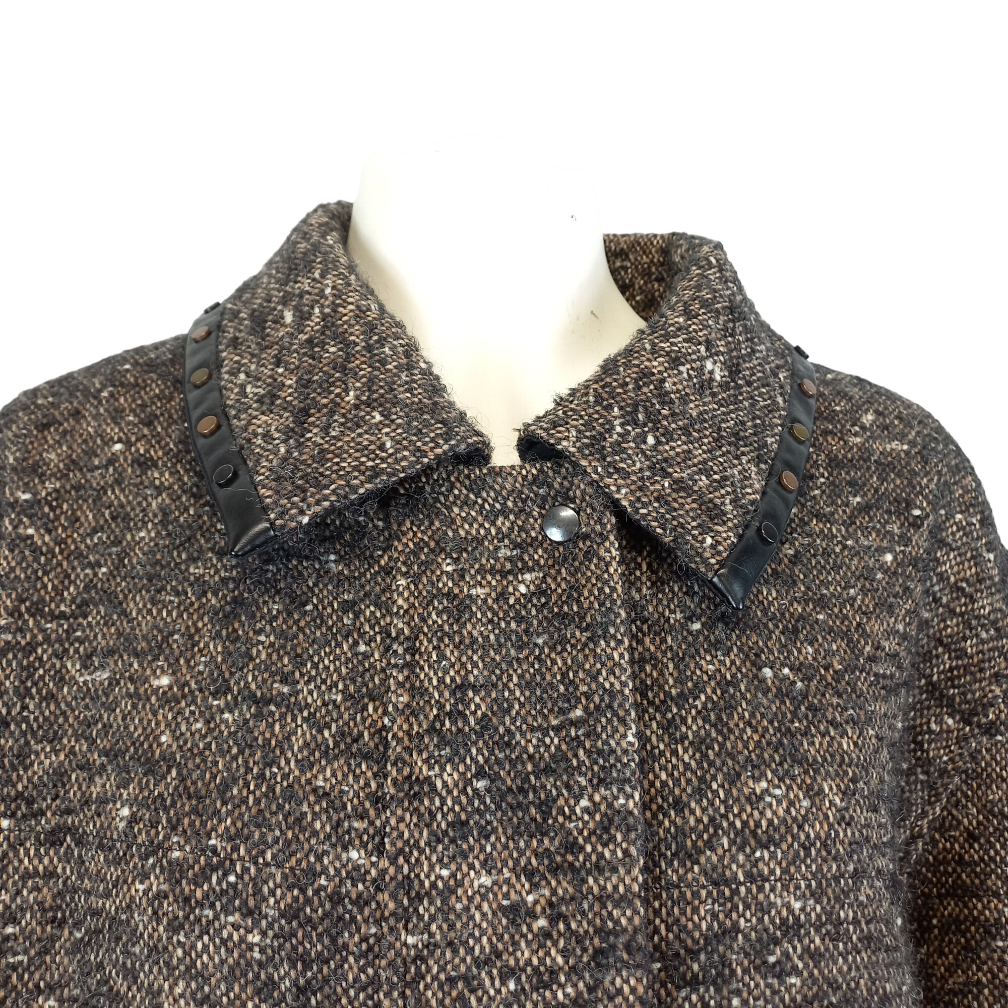 Manteau réversible lainage moucheté ou coutures noir brunes clous sur col et poches Très bon état -  reconditionné disponible sur Label Emmaüs
