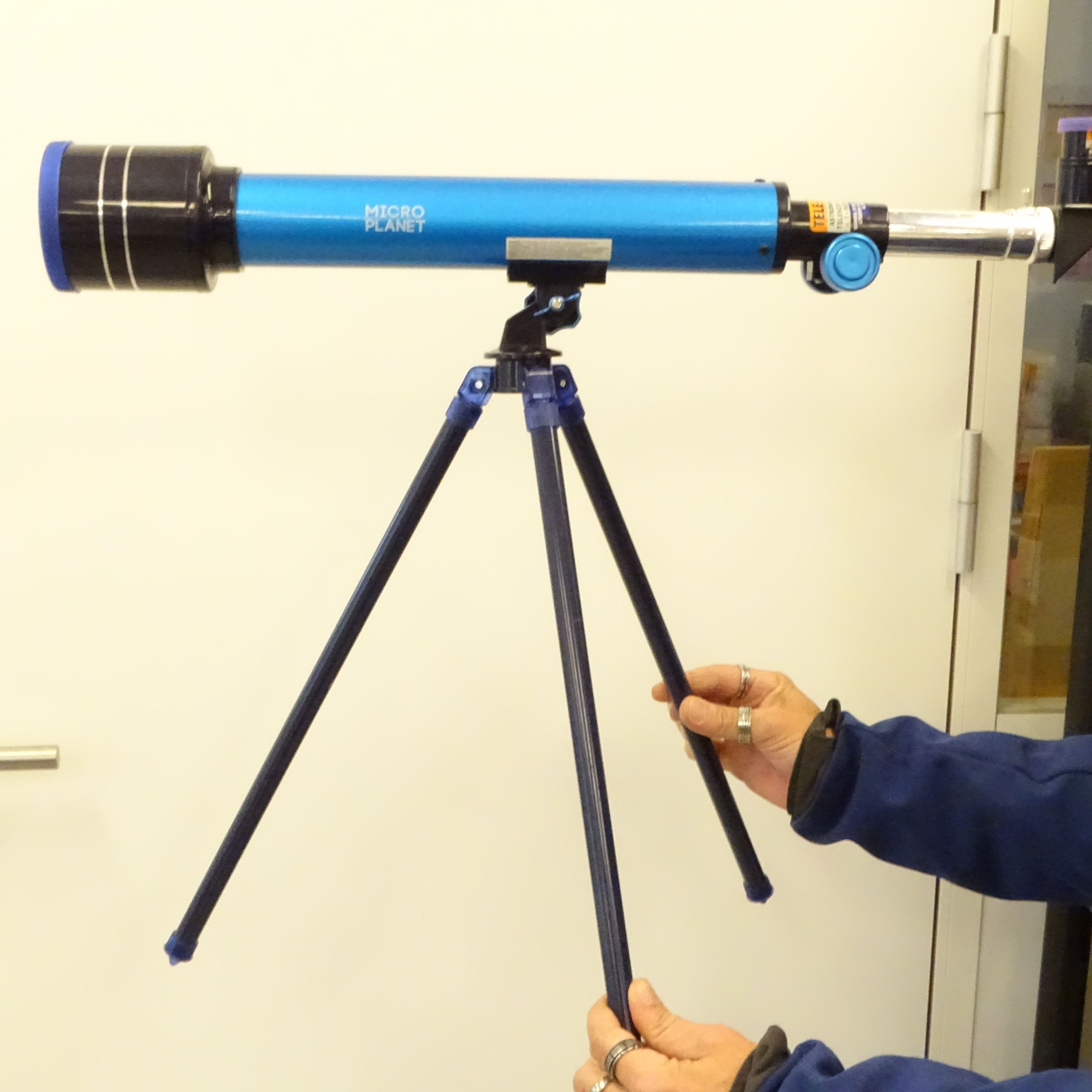 Télescope enfant – Jouet d’initiation d'occasion MICRO PLANET - Dès 8 ans | Ref 13699 Bon état -  reconditionné disponible sur Label Emmaüs