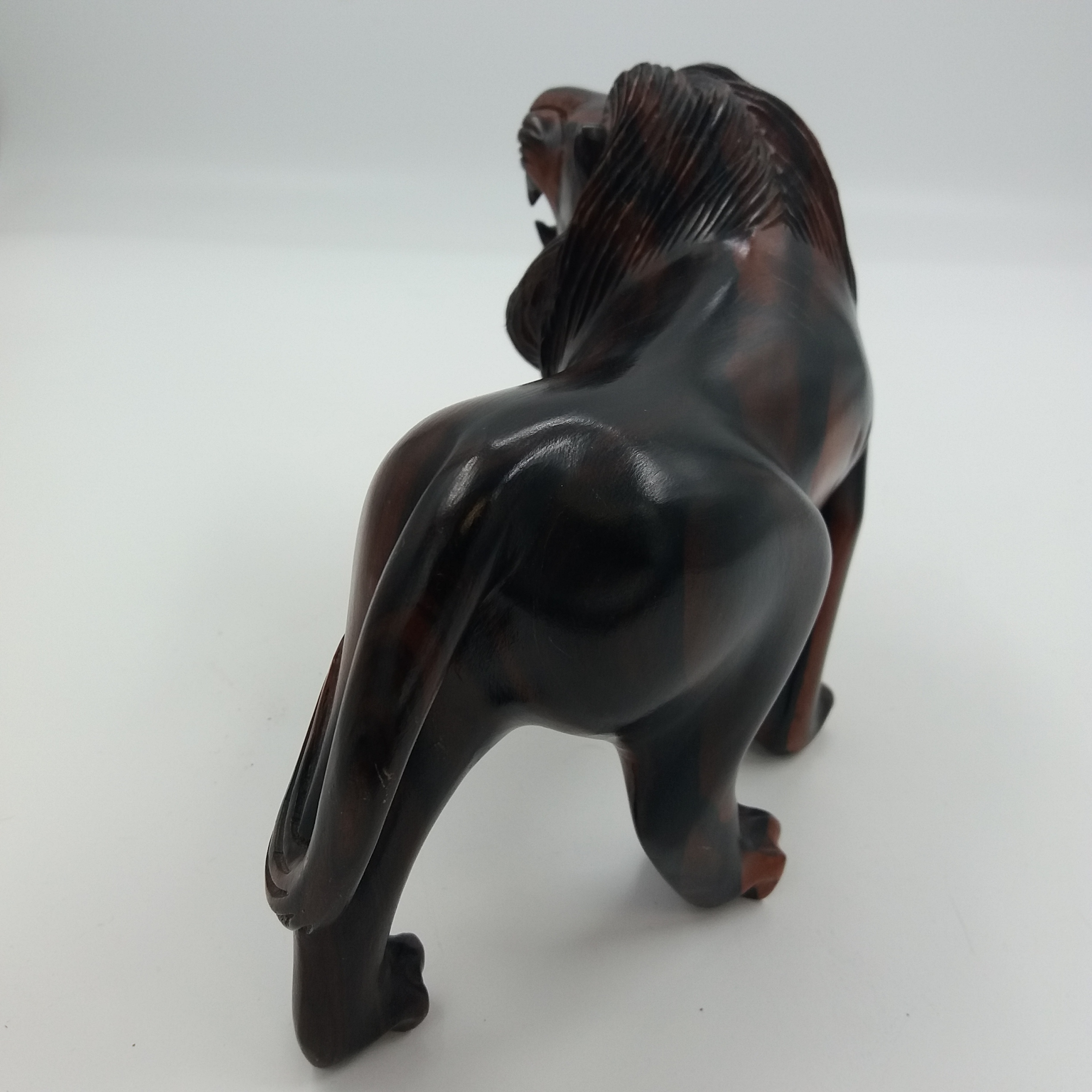 Lion en bois sculpté. Vintage. Très belle facture. - Photo 3