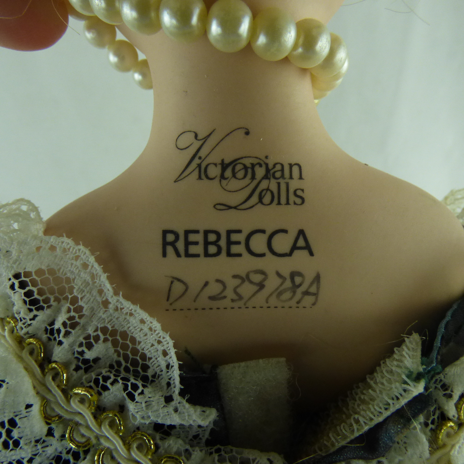 Ancienne Poupée En Porcelaine - Collection Vintage - Dans Sa Boîte