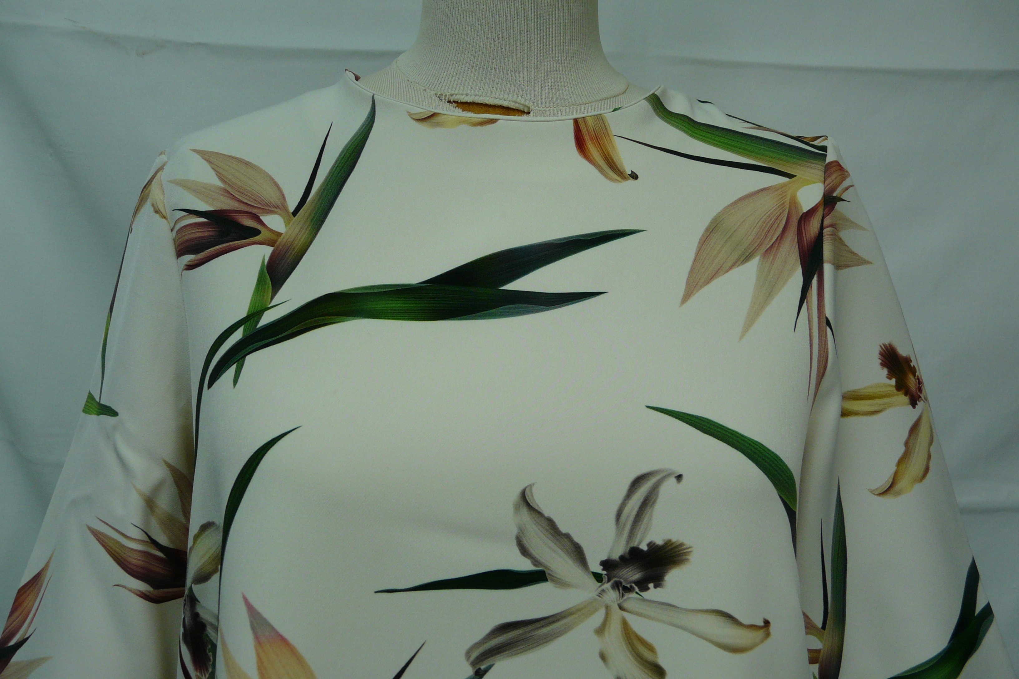 Voir photo 6 de RF312 - Robe motifs à fleurs - Steps - Taille 42 RF312 - Robe motifs à fleurs - Steps - Taille 42 - Vue 6 -
