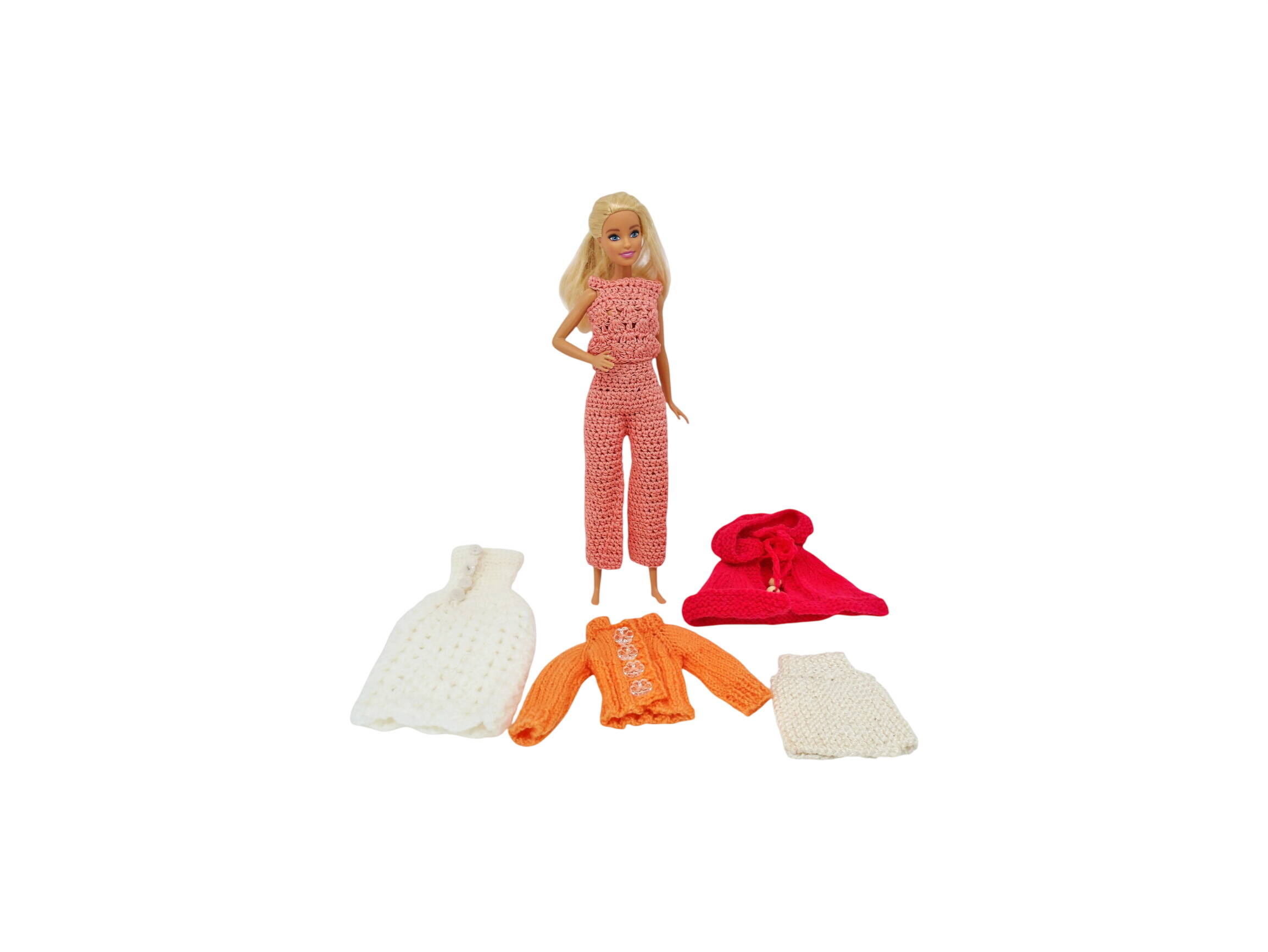 Barbie et dressing de tenues Très bon état -  reconditionné disponible sur Label Emmaüs