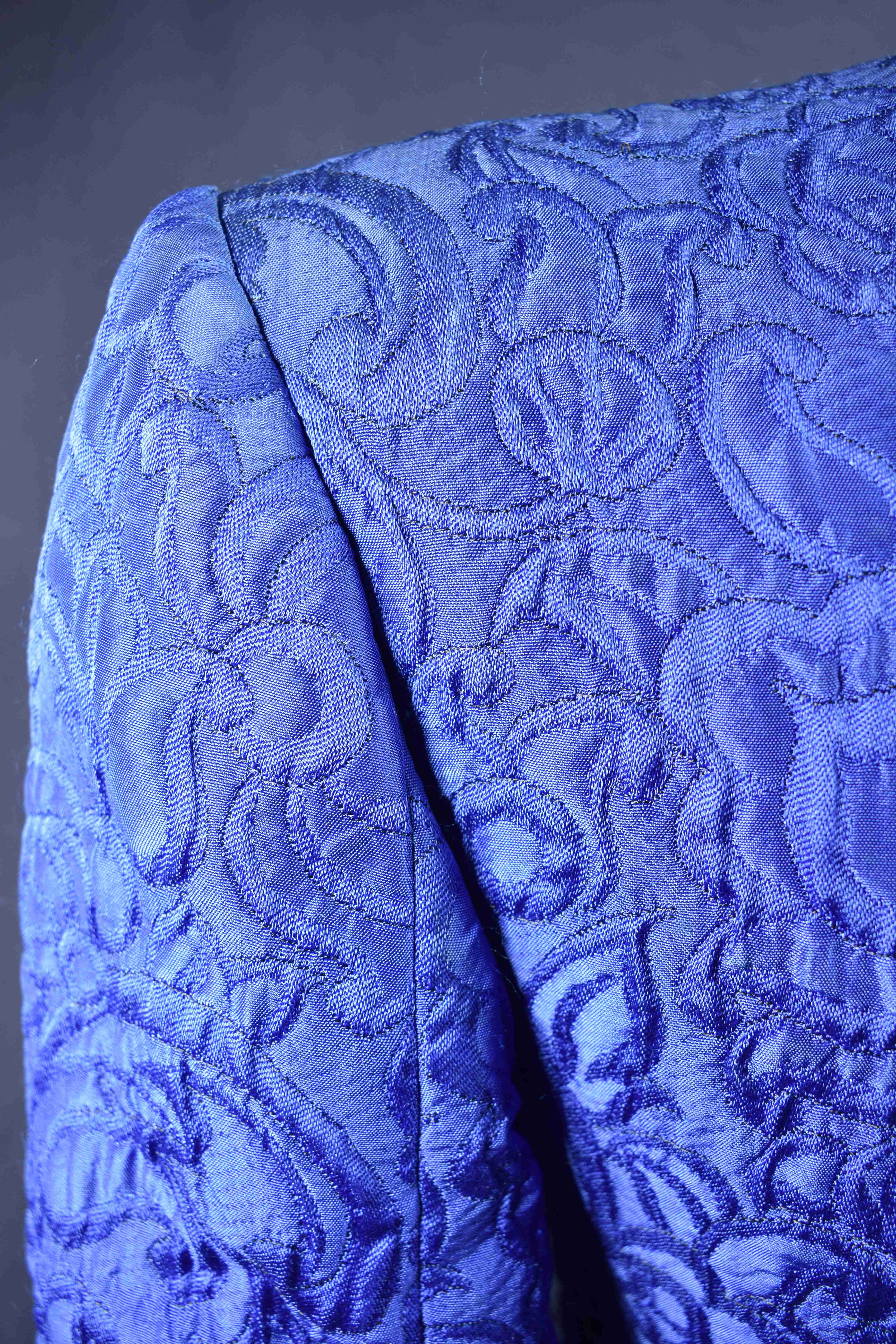 Voir photo 9 de Veste " vintage " Guy LAROCHE, bleu électrique taille 34, saison 2003. Veste " vintage " Guy LAROCHE, bleu électrique taille 34, saison 2003. Bon état - Vue 9 -