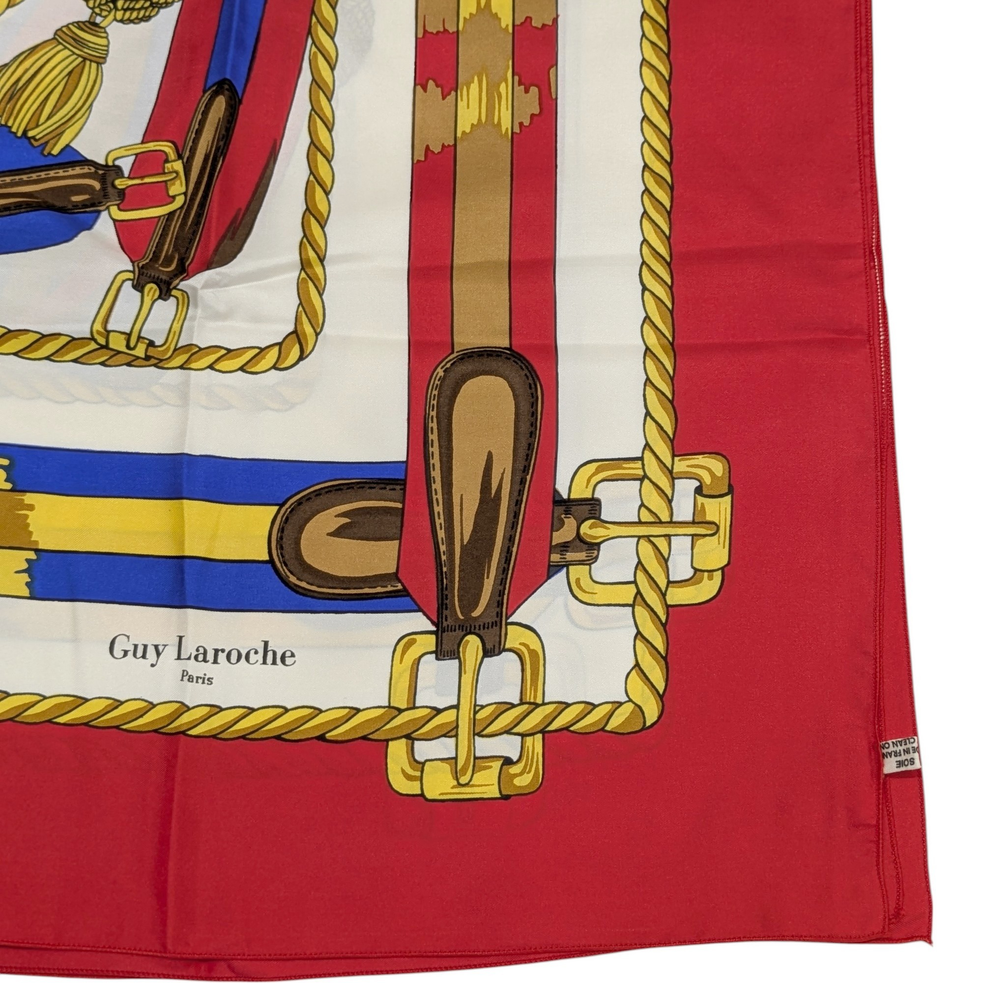 Foulard Guy Laroche Paris en soie carré imprimé rouge et or motif sellerie - Photo 1