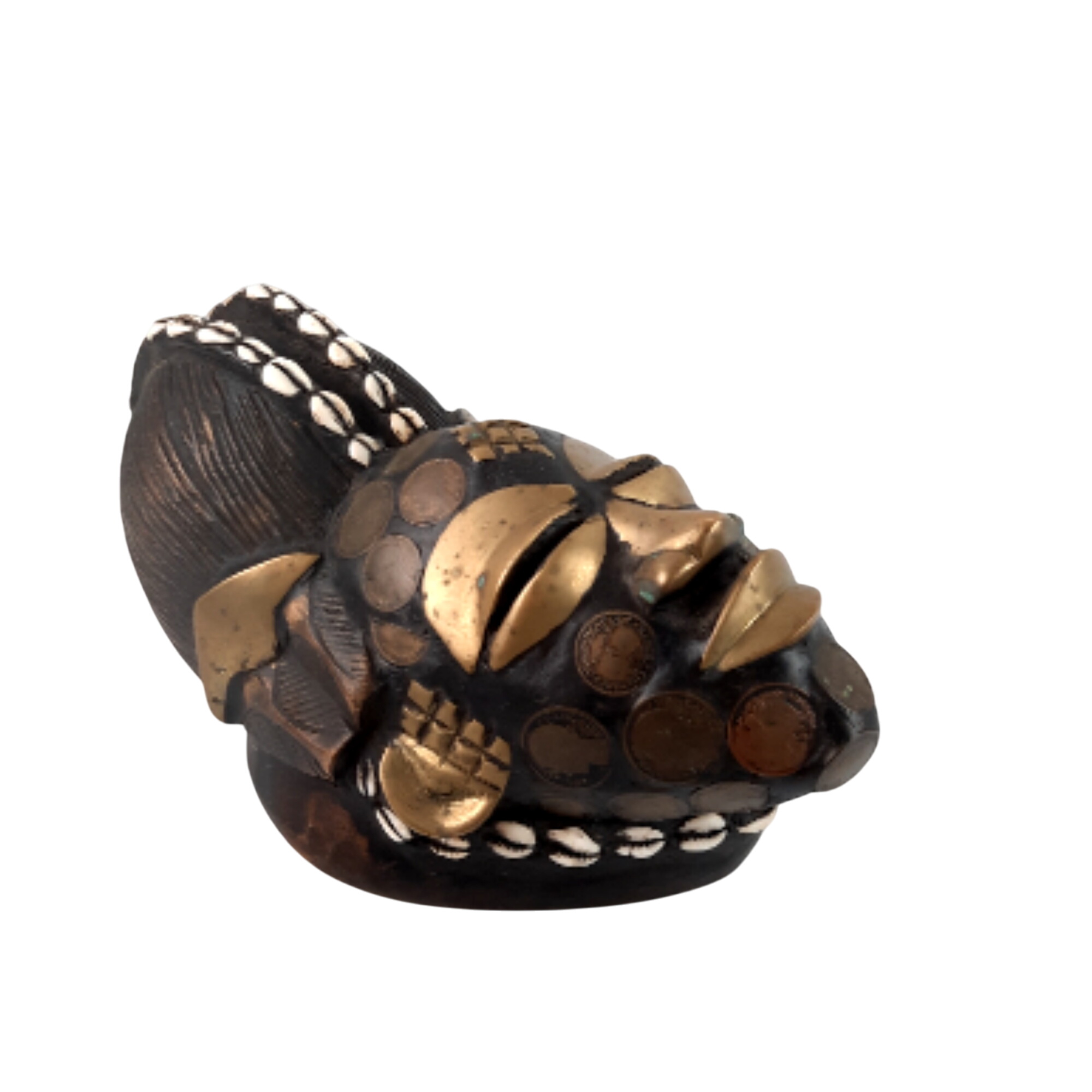 Masque africain en bois avec pièces de monnaie Bon état -  reconditionné disponible sur Label Emmaüs