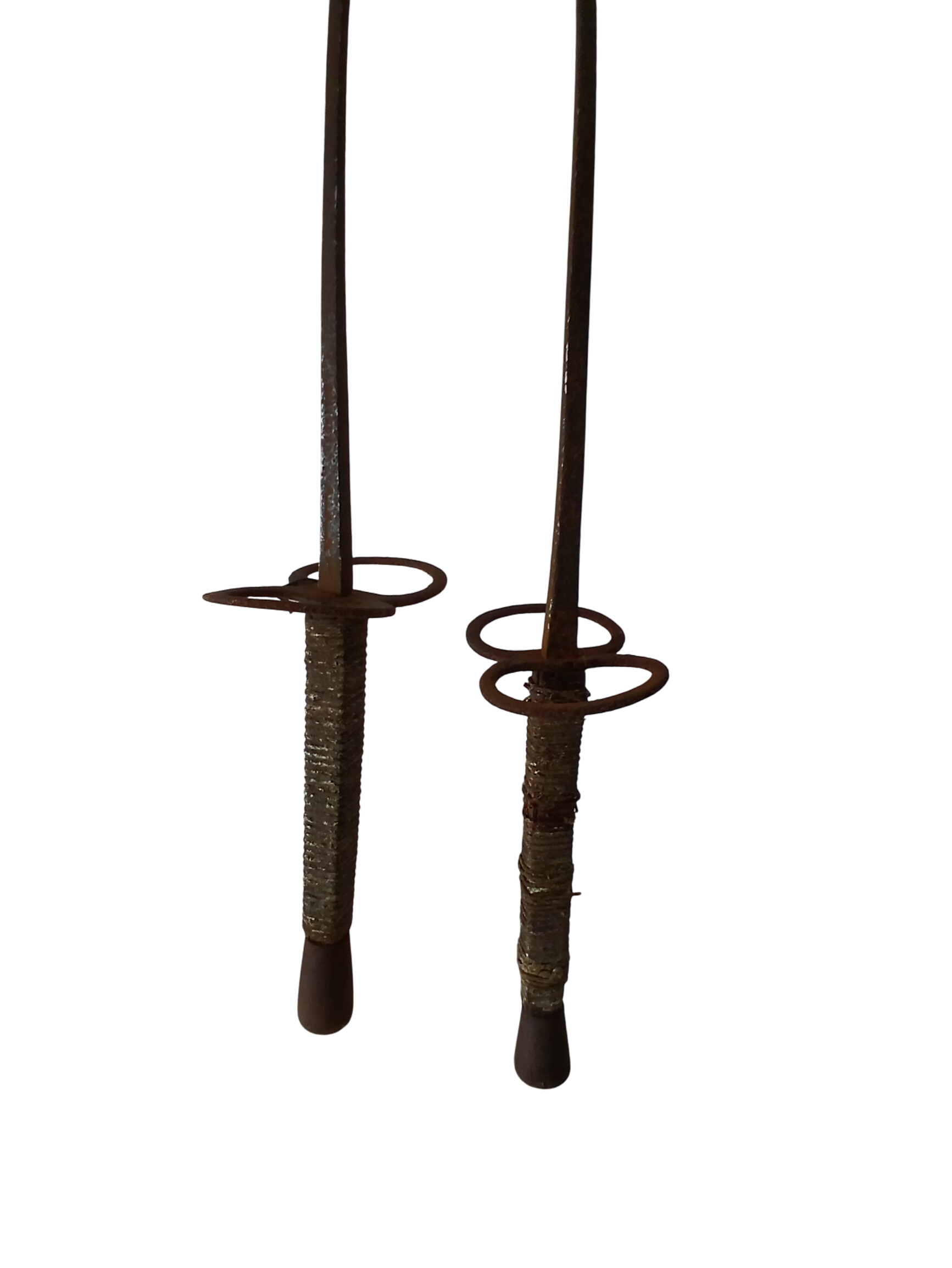 Lot de 2 anciens fleurets de duel non mouchetés. État correct -  reconditionné disponible sur Label Emmaüs