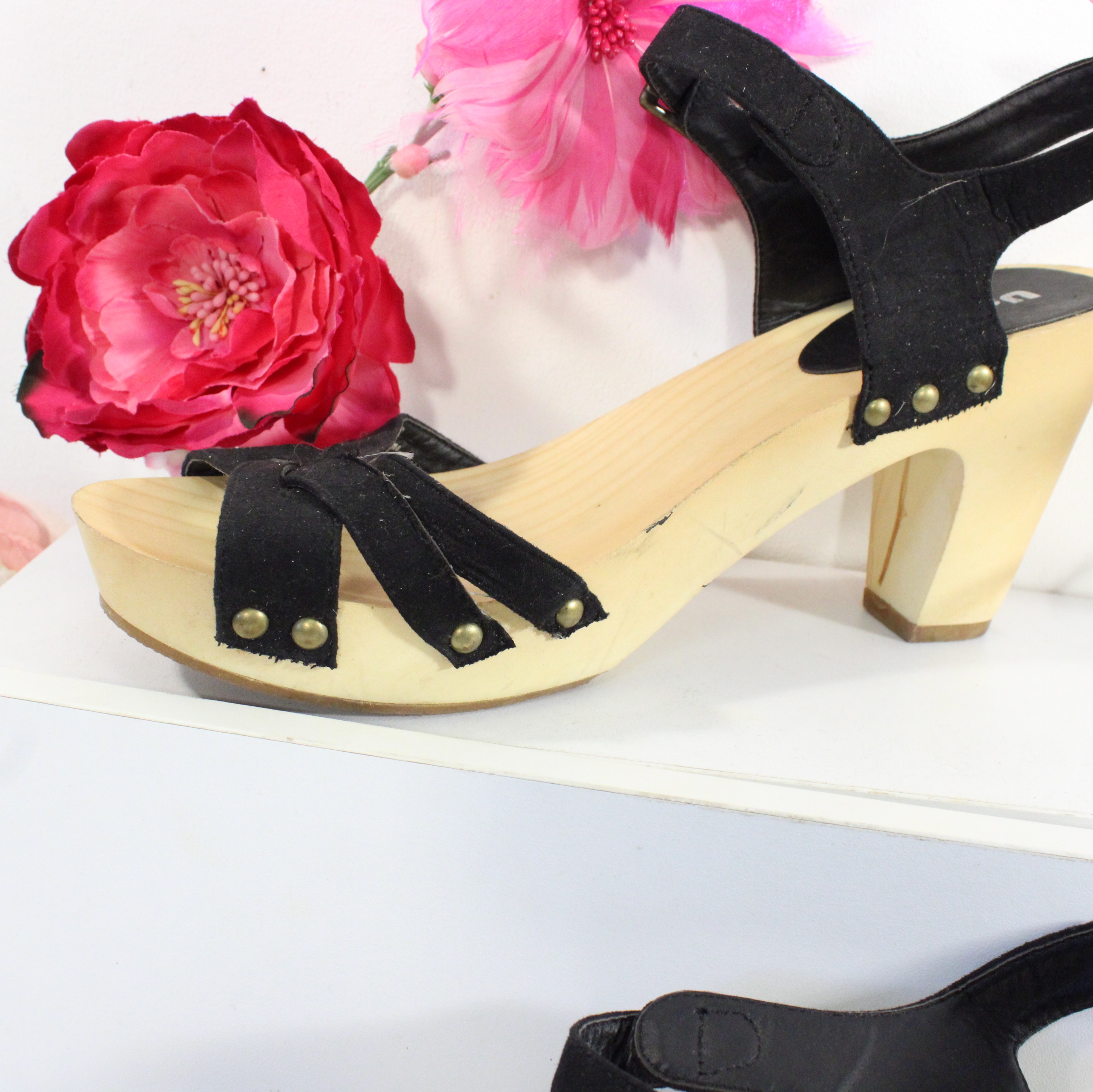 Voir photo 5 de Sandale Femme Noire & En Bois URBAN MARYPAZ Pointure 41 Sandale Femme Noire & En Bois URBAN MARYPAZ Pointure 41 Très bon état - Vue 5 -