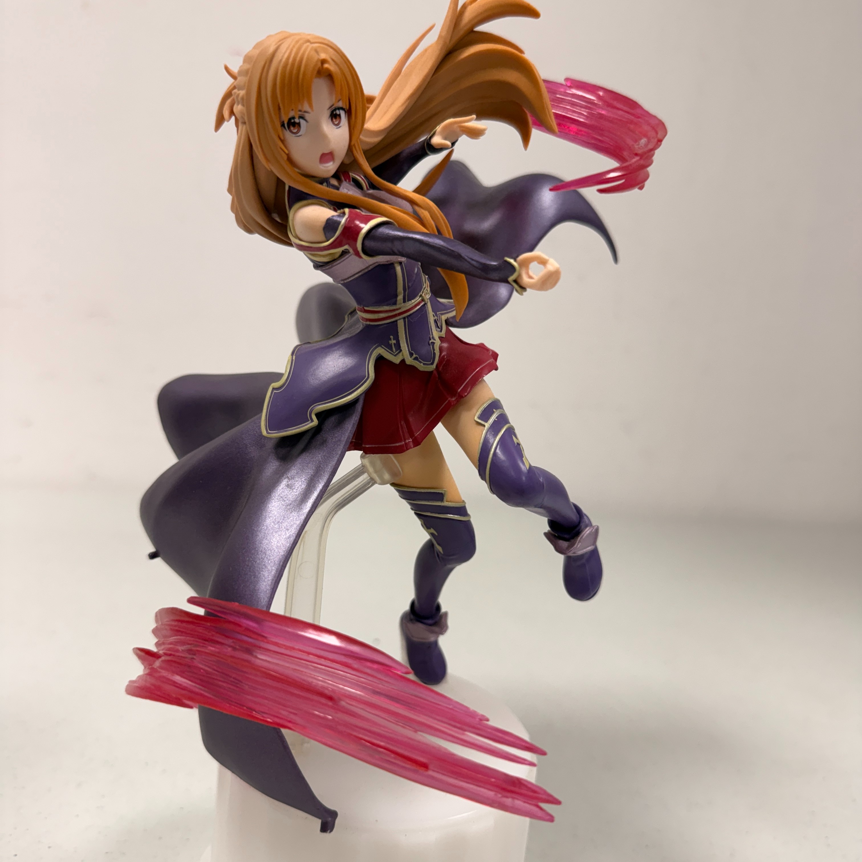 Voir photo 4 de Figurine Asuna Yuuki de light novels Sword Art Online de Reki Kawahara, 28 cm de haut Figurine Asuna Yuuki de light novels Sword Art Online de Reki Kawahara, 28 cm de haut Très bon état - Vue 4 -