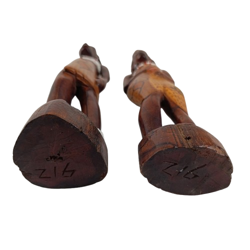 Couple de statuettes africaines en bois avec perles - Photo 4