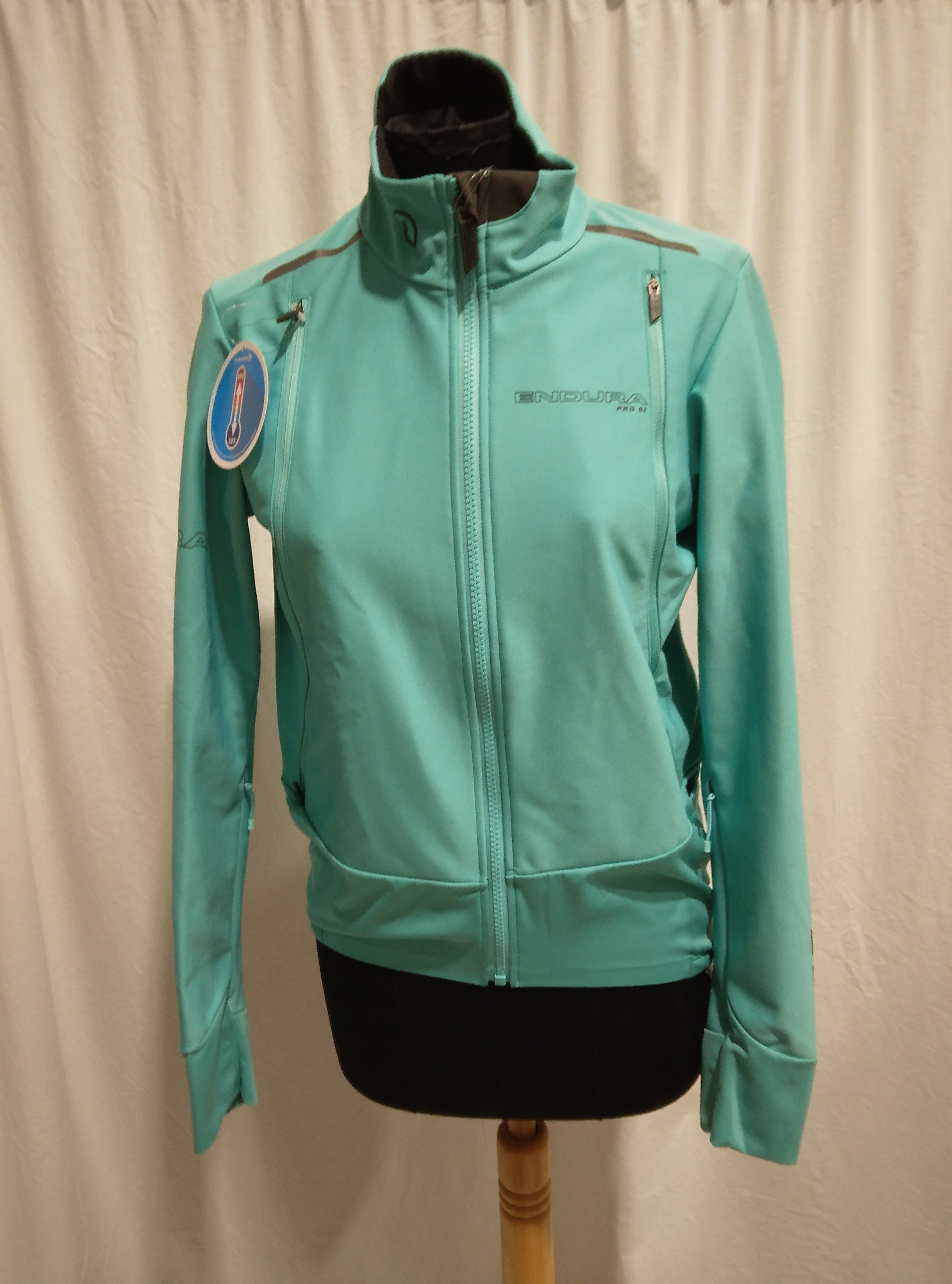 Veste pro 3 saisons"aqua", Endura pro SL - XS Comme neuf -  reconditionné disponible sur Label Emmaüs
