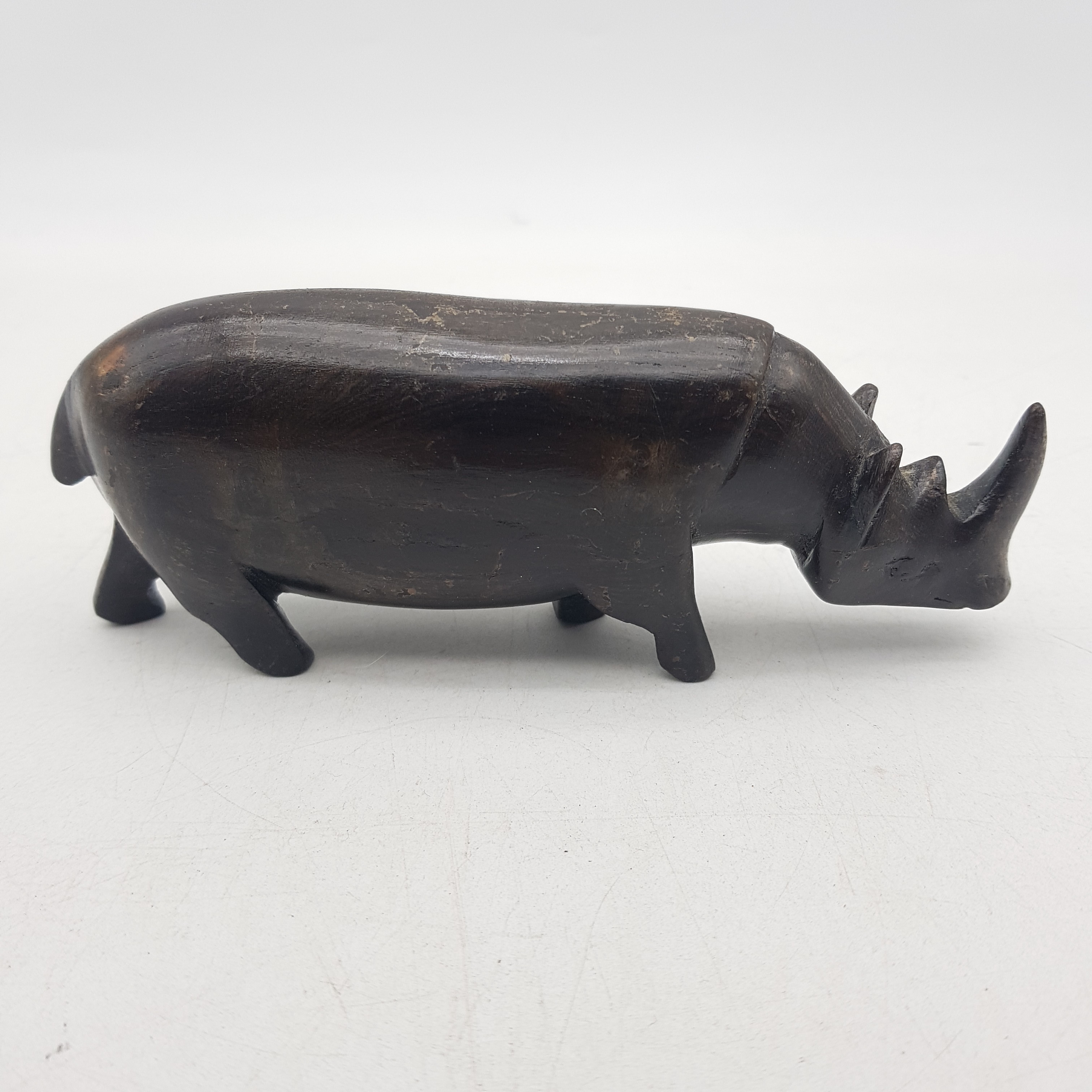 Rhinocéros en bois massif - Photo 2