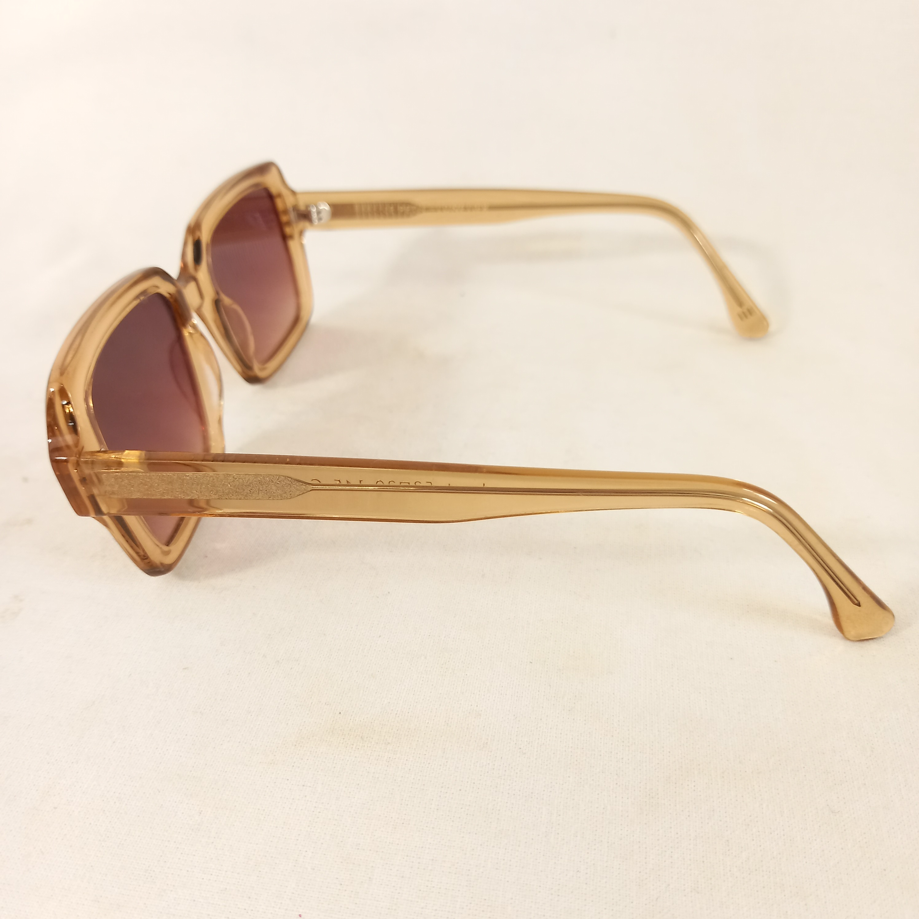 Lunette de soleil pour femme, de marque Le Petit Lunetier Très bon état - Vue 5 - 