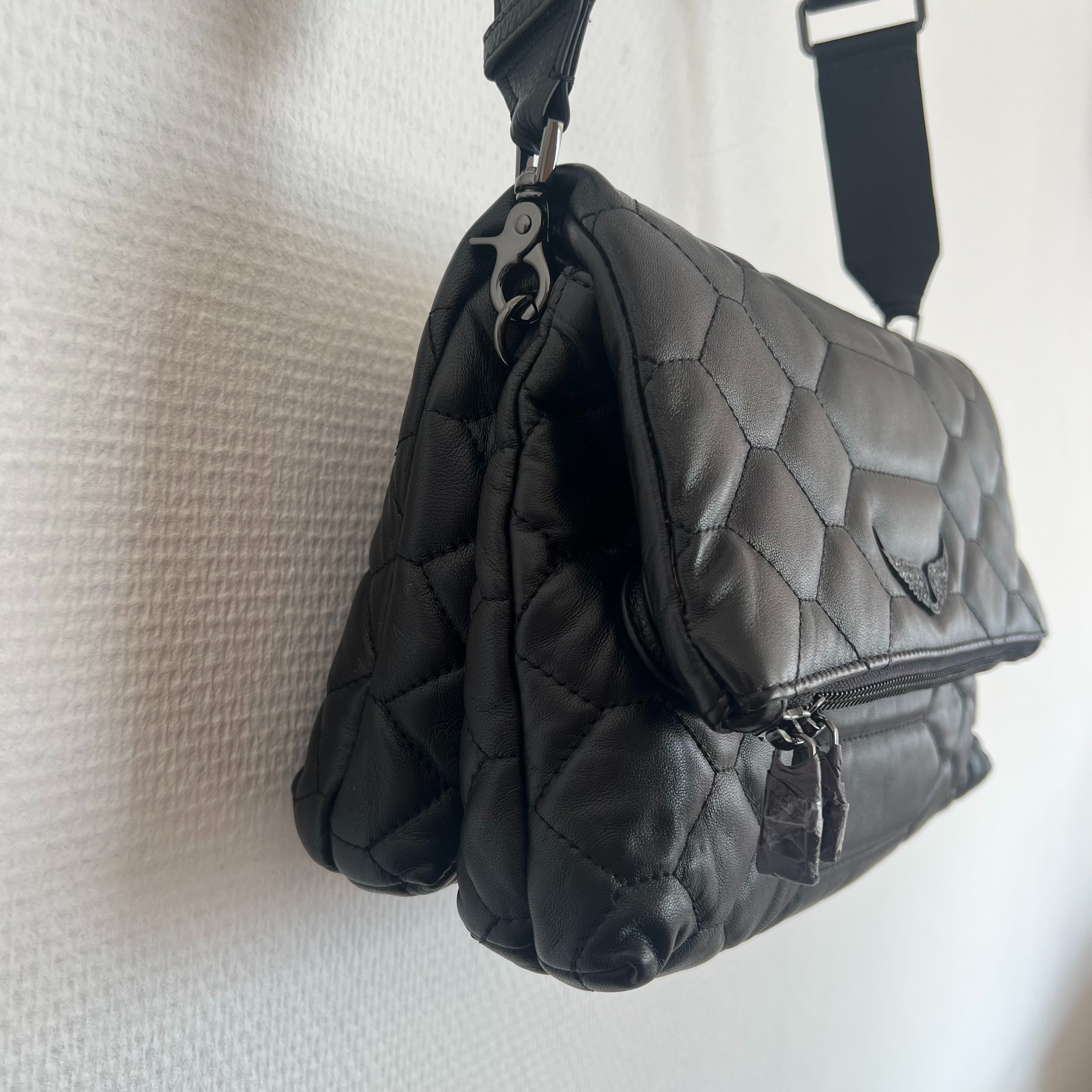 Sac à main Zadig&Voltaire Rocky matelassé en cuir noir - Image 4