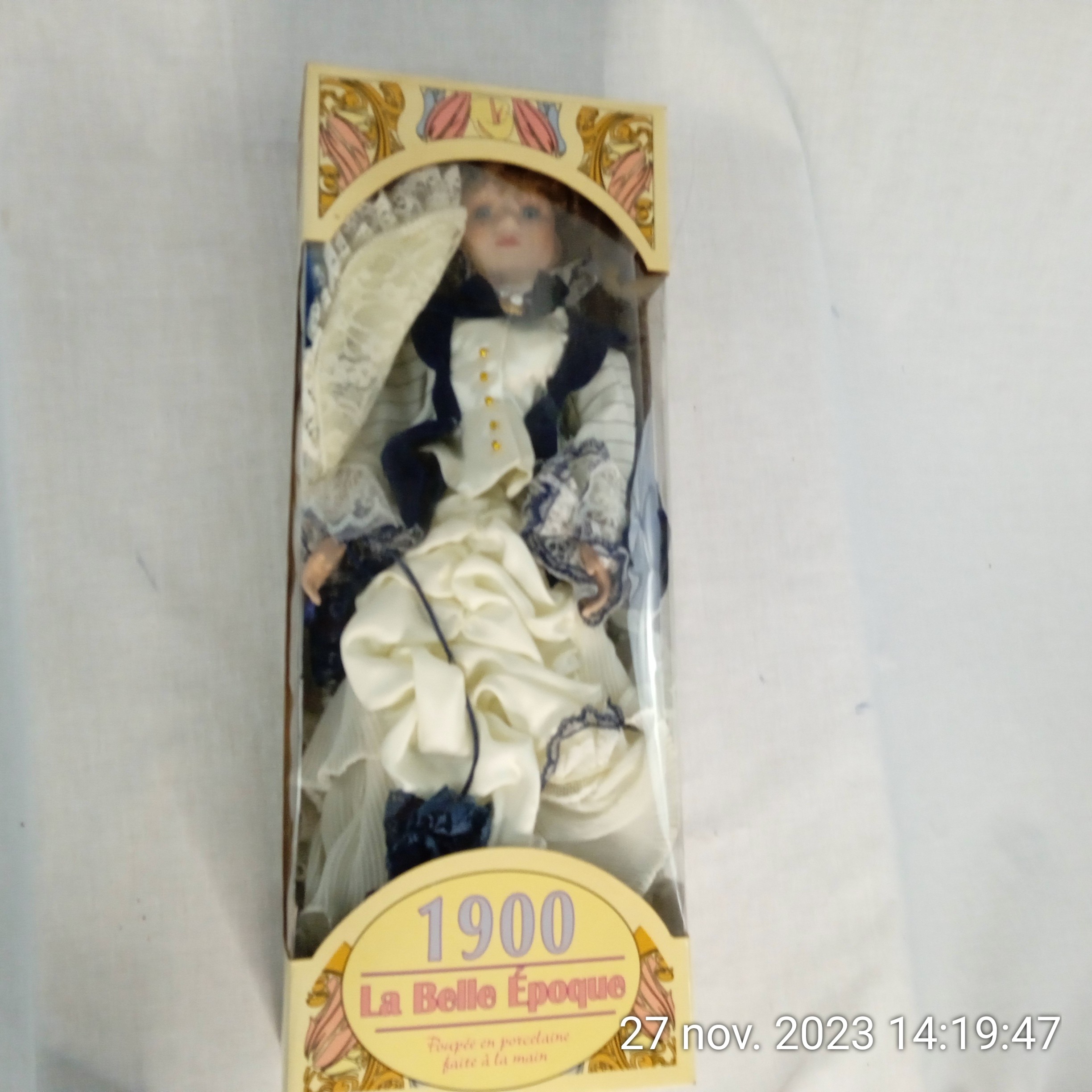 Ancienne Poupée de marque "La belle époque 1900" en porcelaine dans son coffret - Très bon état - Photo 5