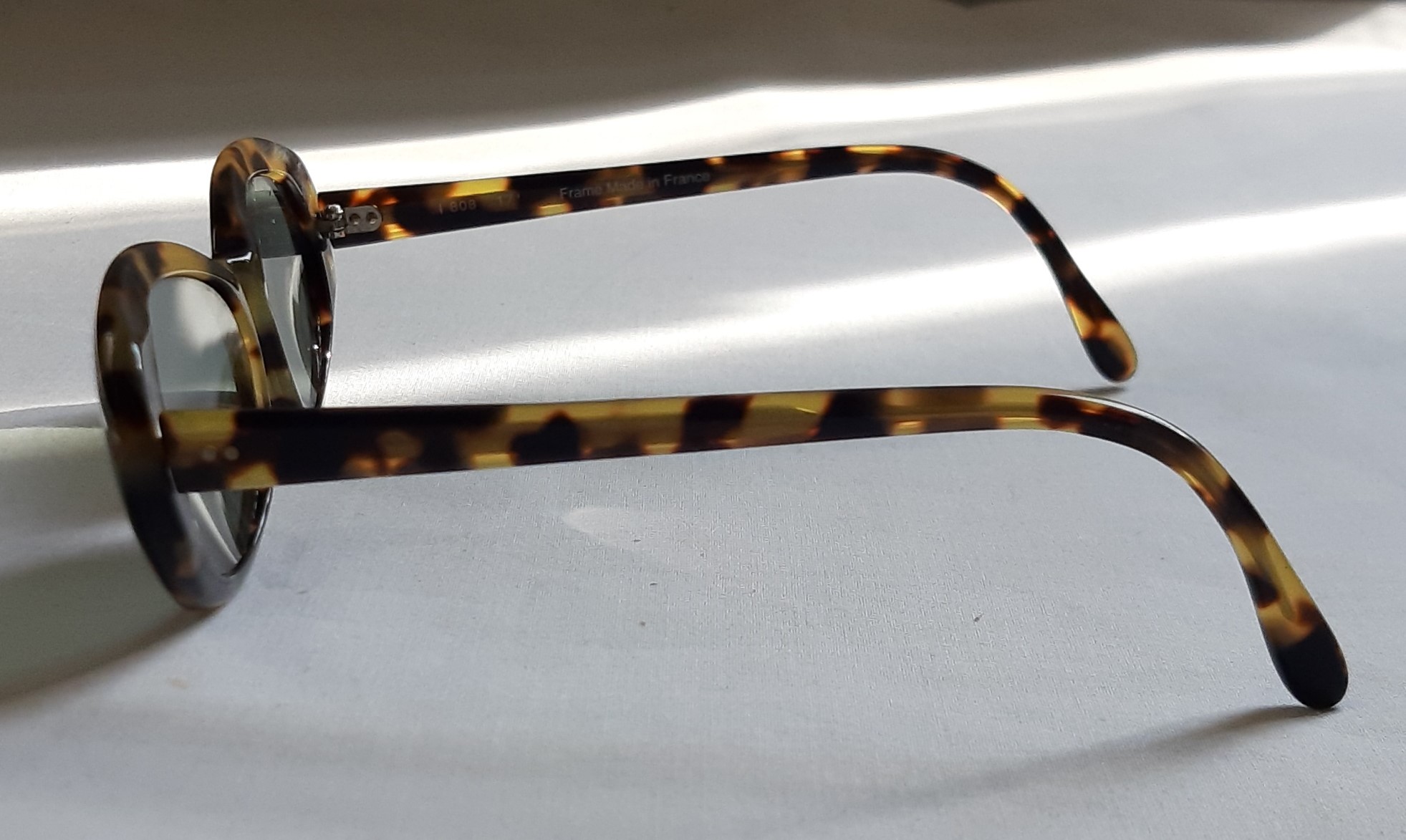 Lunettes de soleil femme rétro ovale, écaille foncé, IDC made in France, vintage Bon état - Vue 4 - 