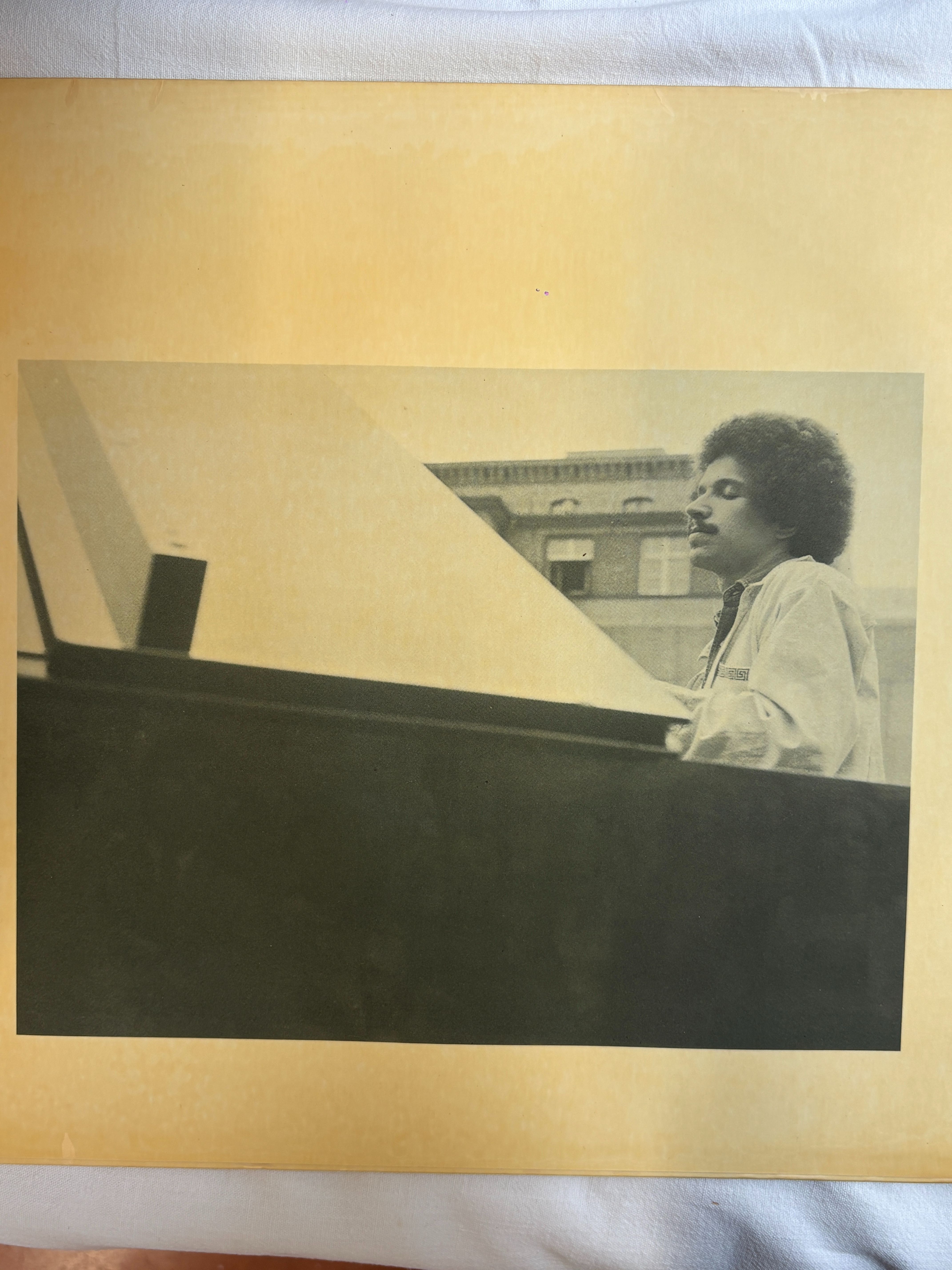Voir photo 3 de Keith Jarrett "The Koln concert"' coffret 2 vinyles 33t 1975 Keith Jarrett "The Koln concert"' coffret 2 vinyles 33t 1975 Très bon état - Vue 3 -