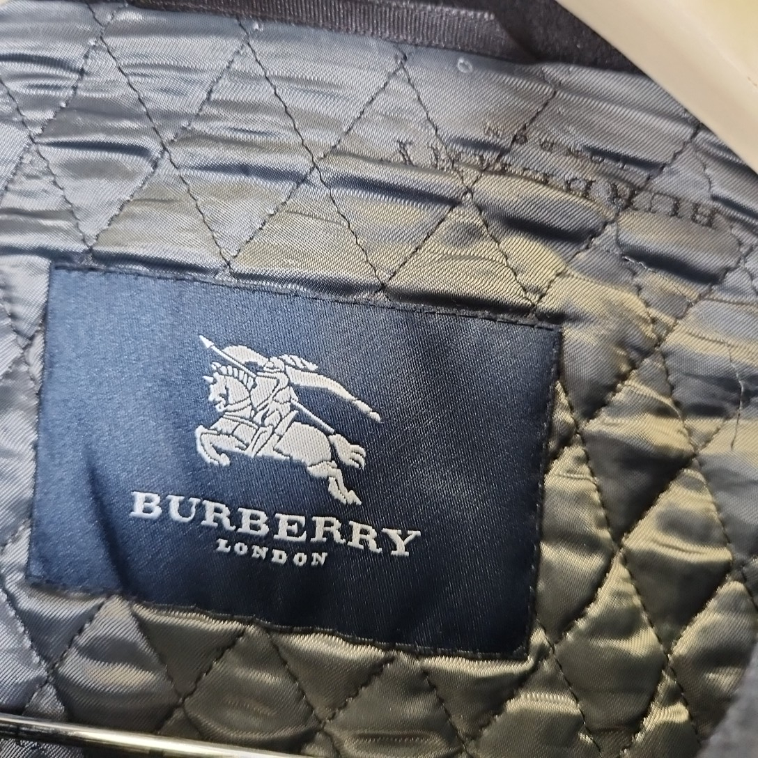 Burberrys - Manteau noir en laine - Taille 48/52 ( estimé) Très bon état - Vue 4 - 