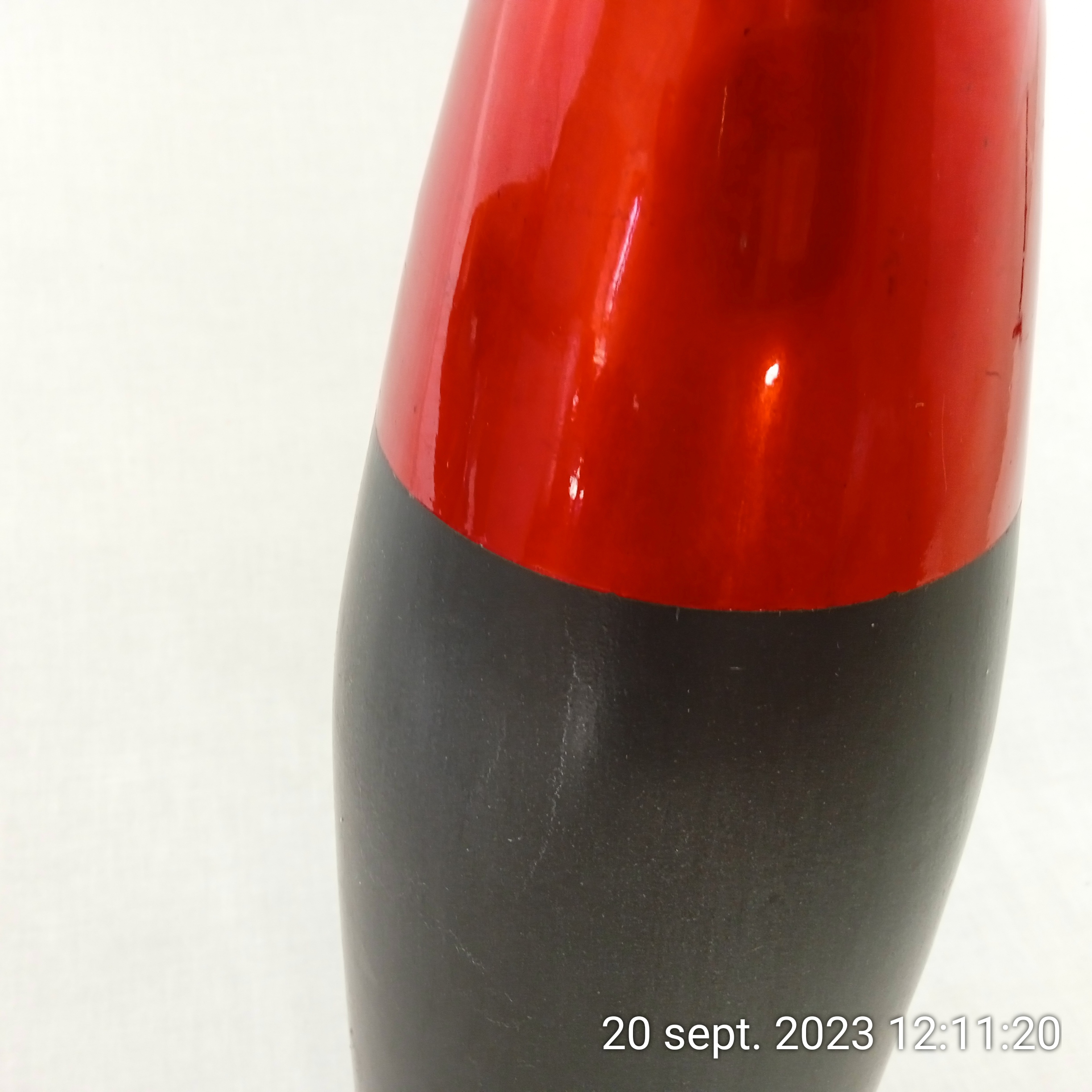 Vase XXL style art déco 42 cm en céramique noir et rouge Très bon état - Vue 4 - 