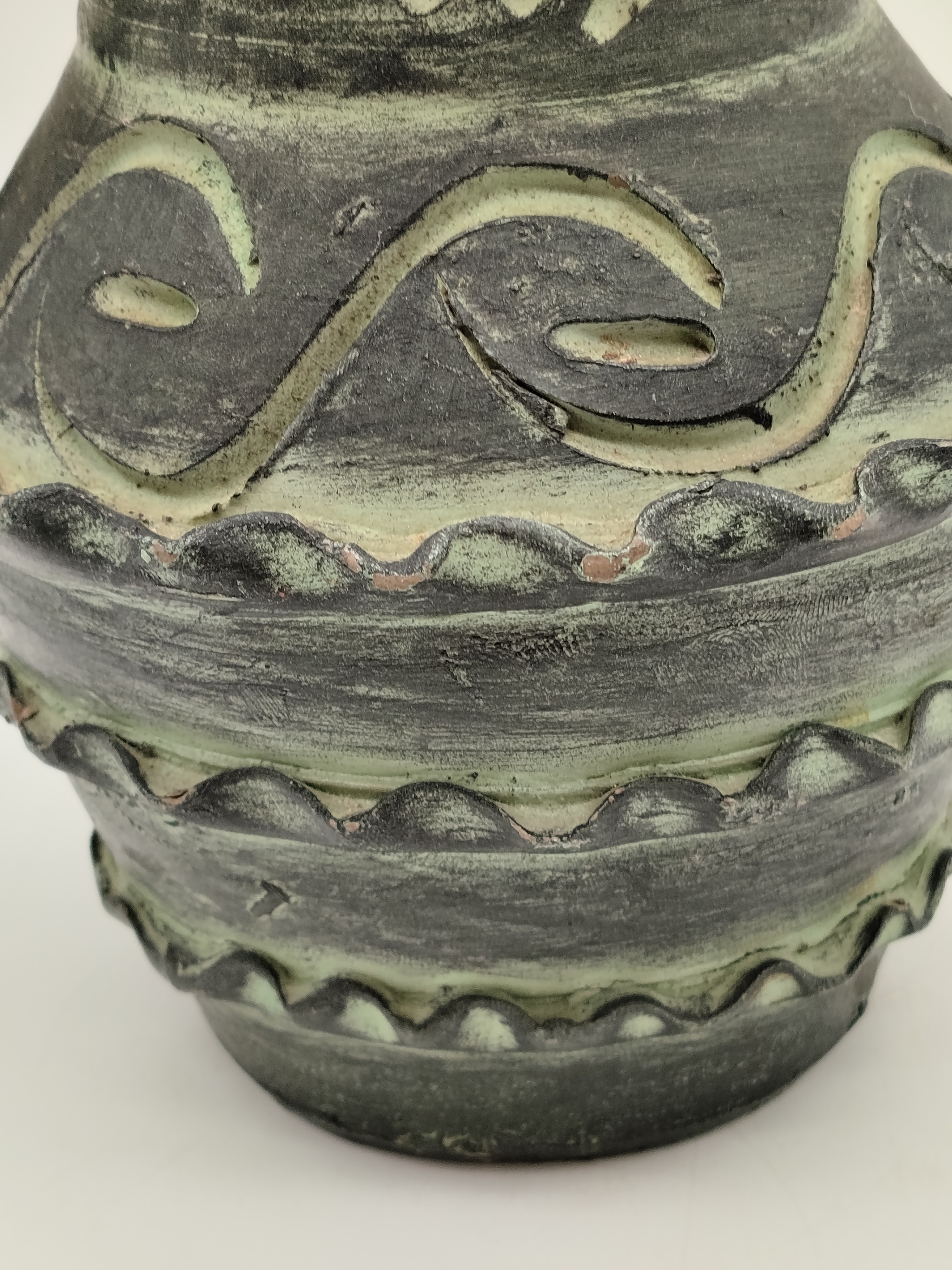 Vase pichet en terre cuite signé Francisco Figueras Très bon état - Vue 11 - 