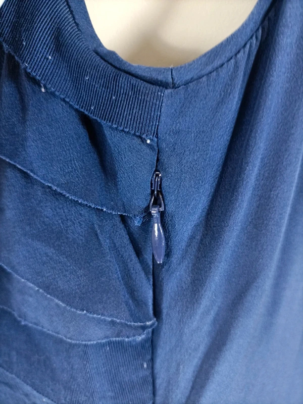 Robe Caroll bleu roi sans manches détails volants taille XL Très bon état - Vue 7 - 
