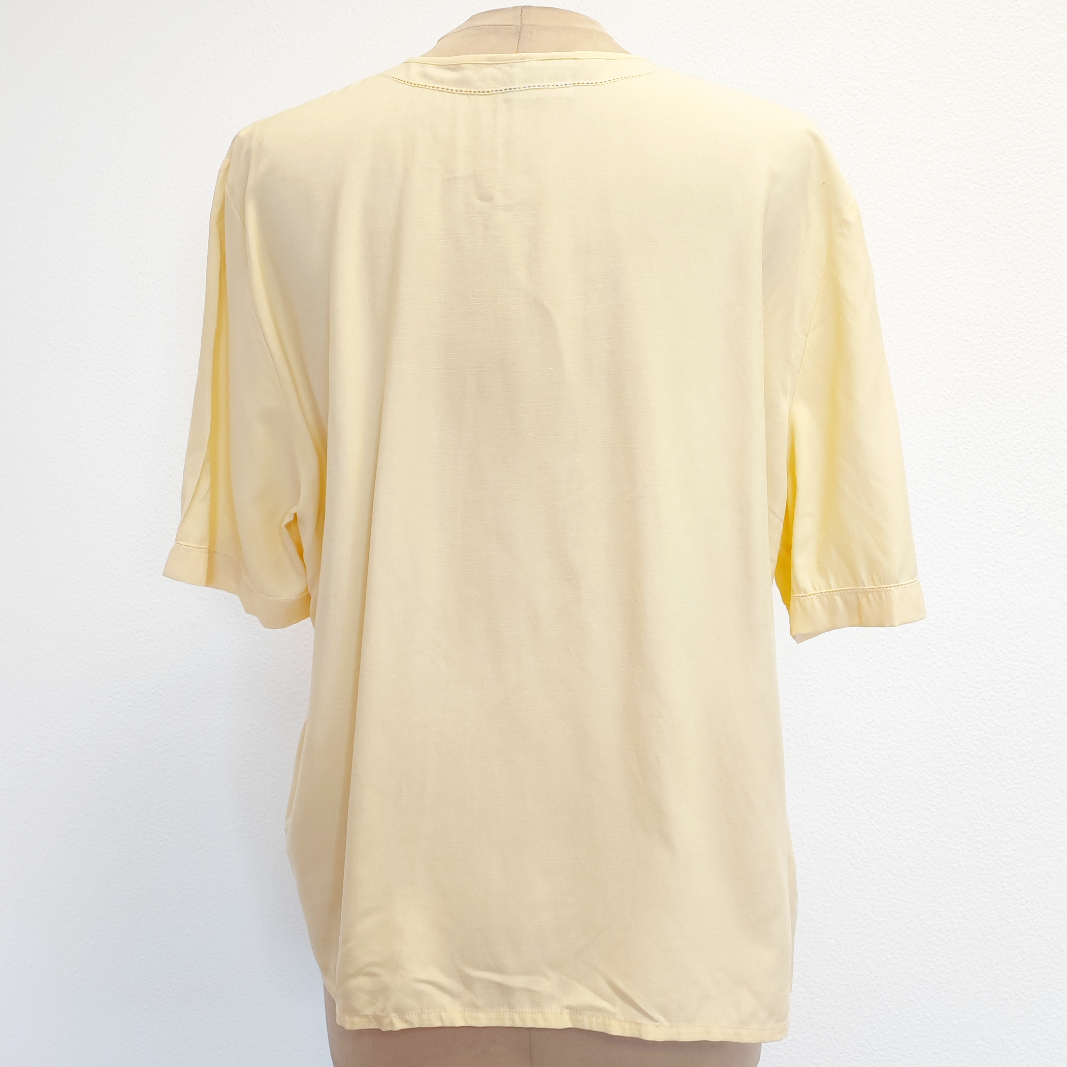 Voir photo 4 de KIABI DECADE - Blouse jaune - XL - Femme KIABI DECADE - Blouse jaune - XL - Femme - Vue 4 -
