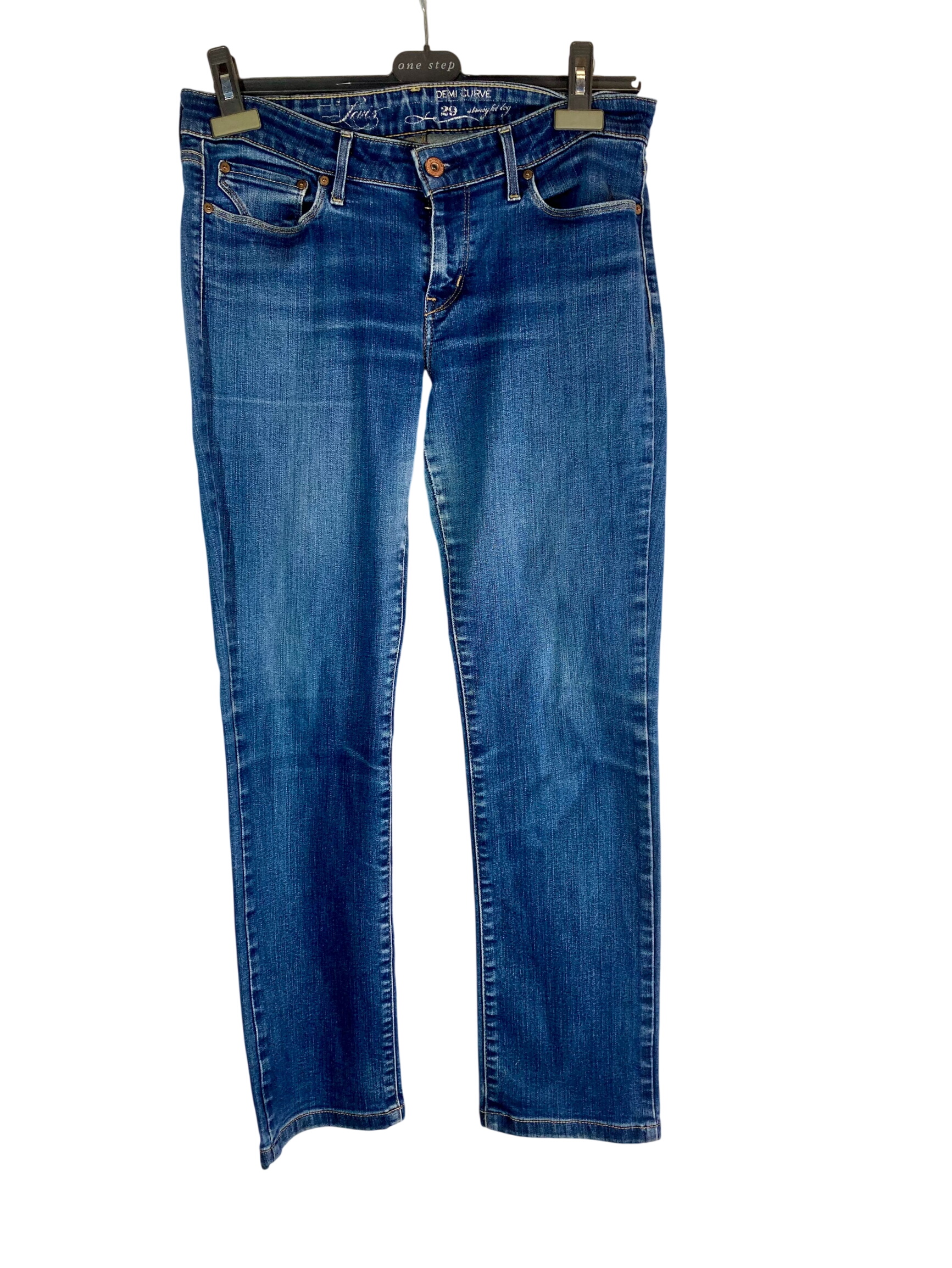 Levi's femme T 38 Très bon état -  reconditionné disponible sur Label Emmaüs