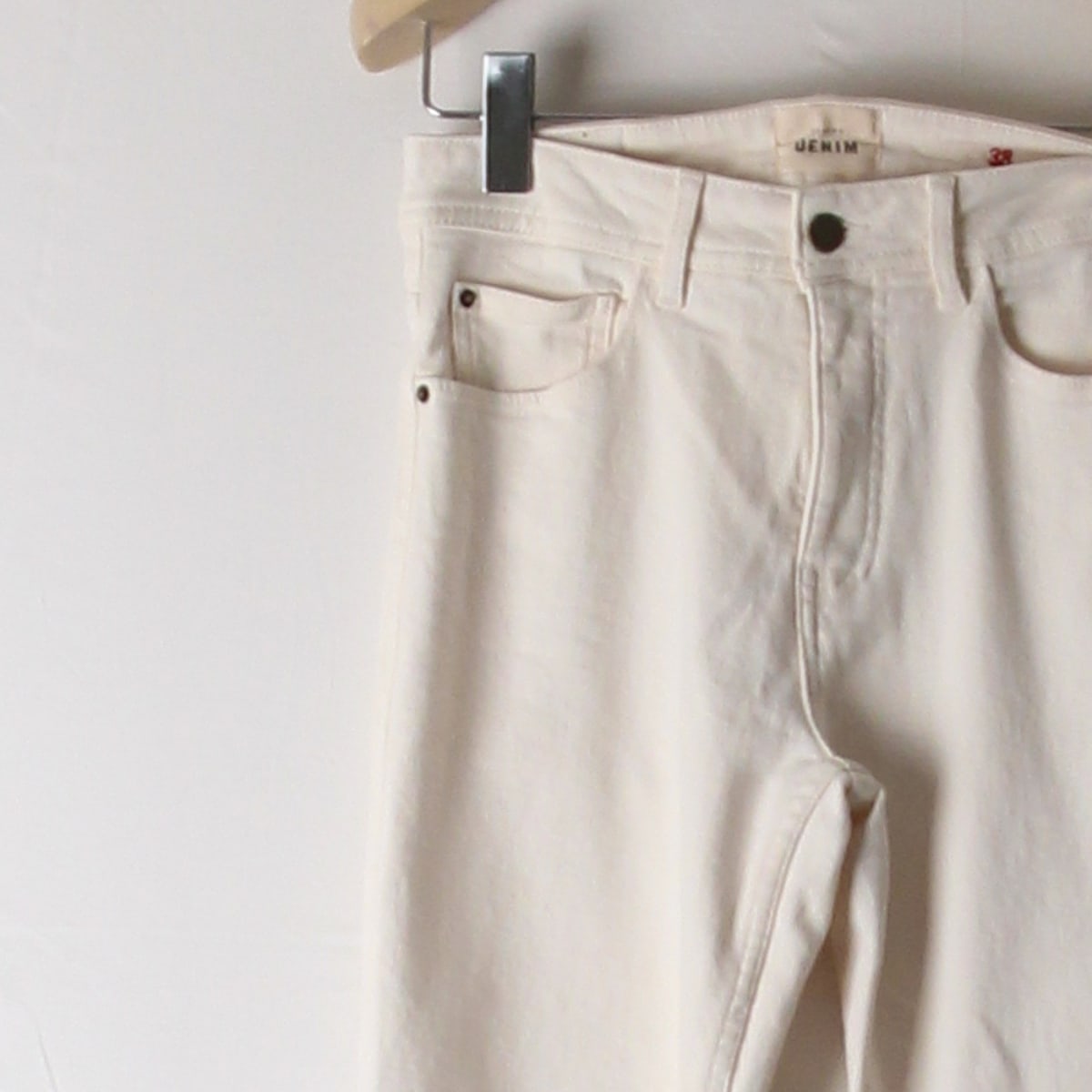 Voir photo 3 de Sezane - jeans en coton - taille 36 Sezane - jeans en coton - taille 36 Très bon état - Vue 3 -