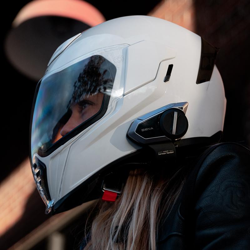 SENA Intercom 50S SOLO Son Harman Kardon 2