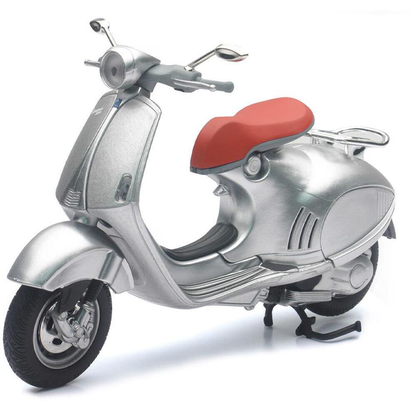 NEWRAY Réplique Vespa 946 Gris - Echelle 1/12&deg;