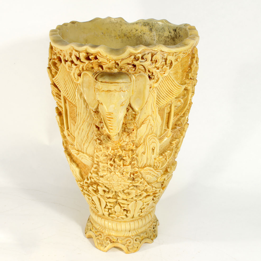 Grand vase en résine imitation ivoire  - Bon état - Photo 2