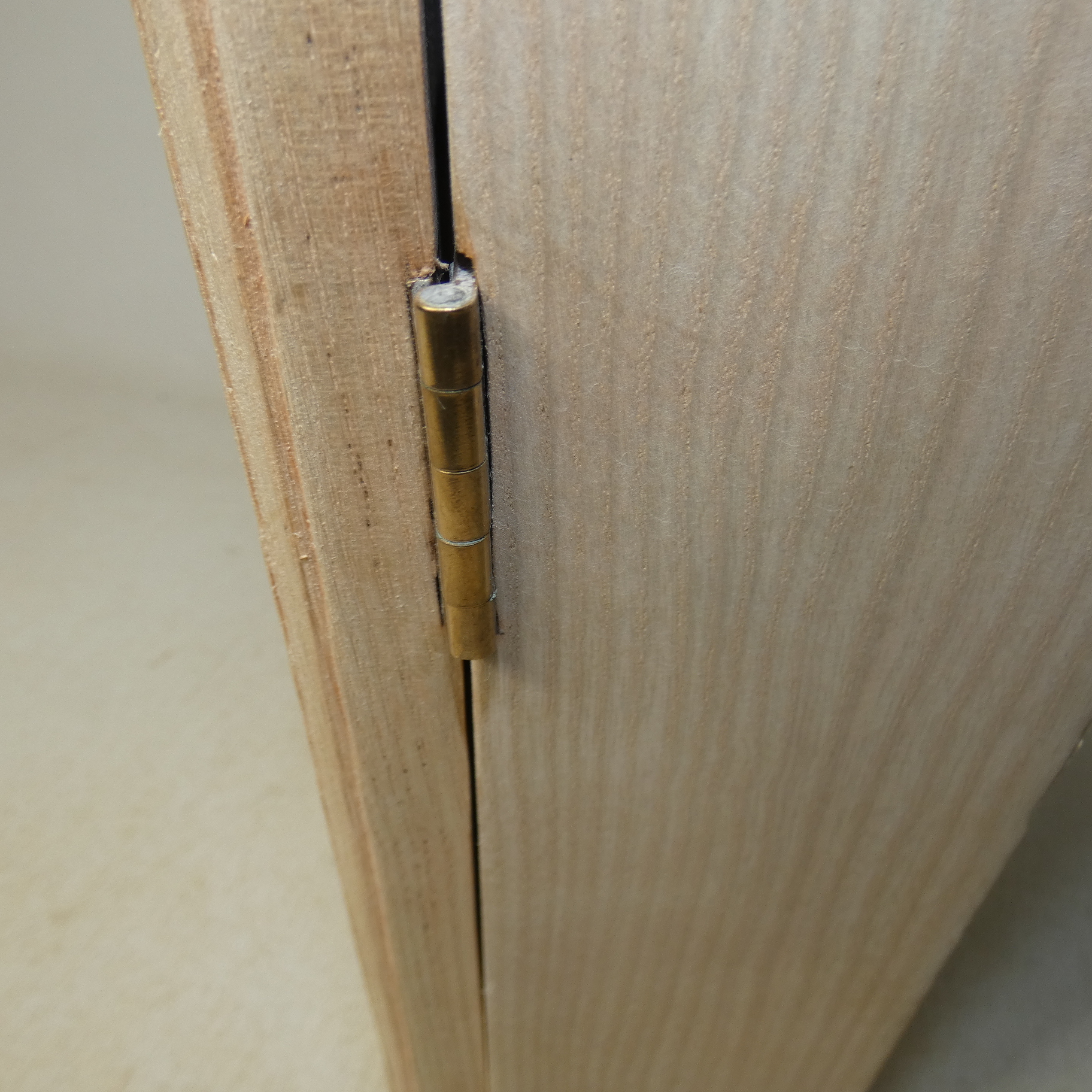 Belle Petite Armoire Porte Clefs Décapée et Relookée - Photo 6