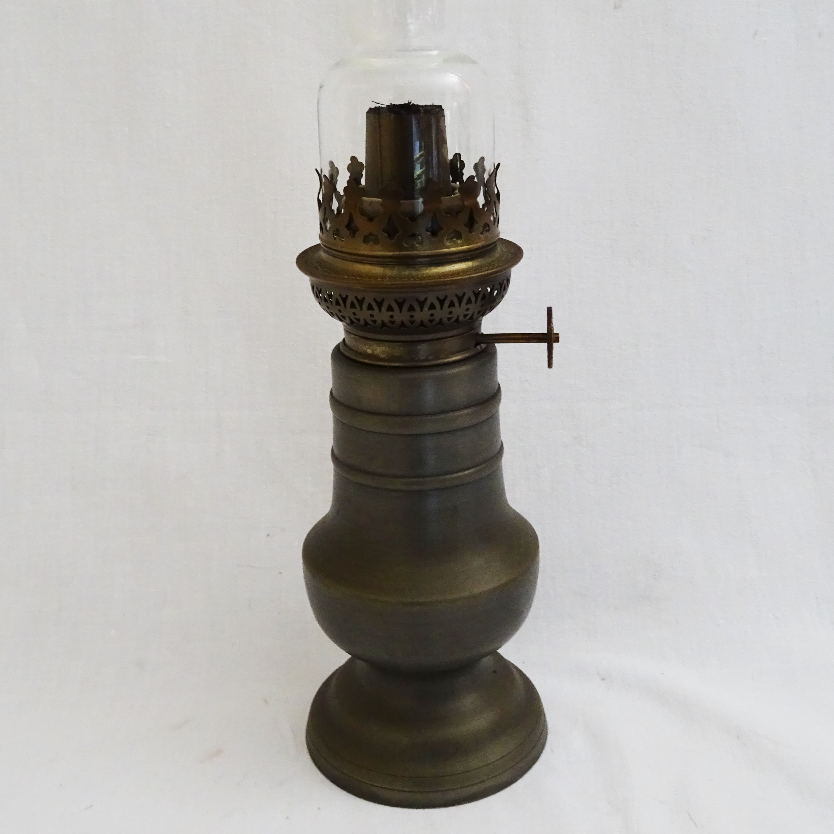 Lampe à pétrole en étain - Poinçon Dauphin E.D - Bon état - Photo 7