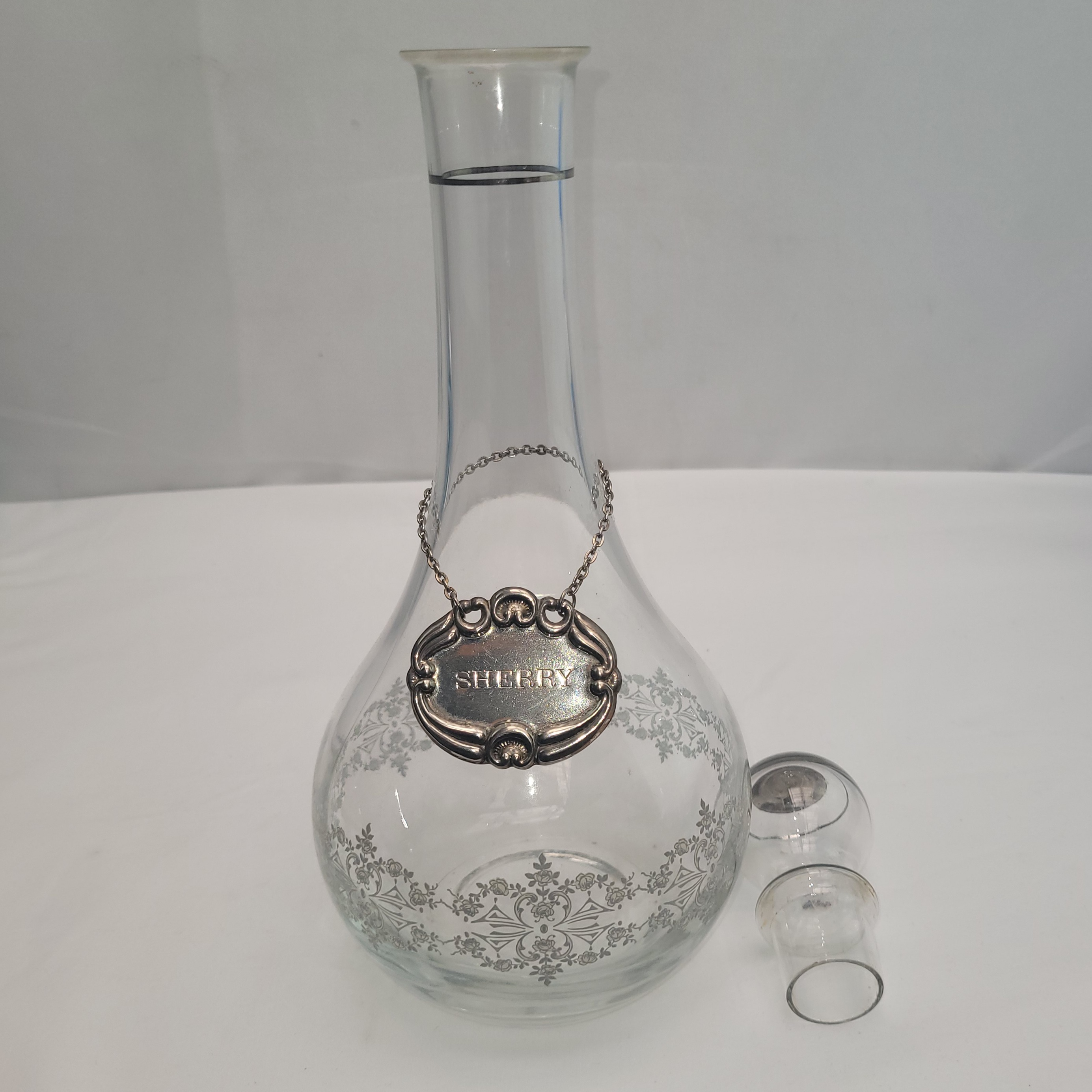 Grande Carafe à Sherry en verre et décores plus plaque argentés (34,5cm de haut) - Photo 2