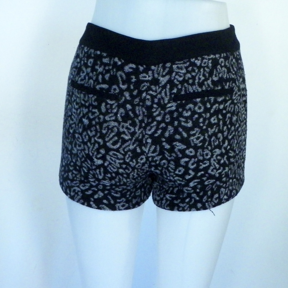 Short Femme Noir MANGO T 34. - Photo 2