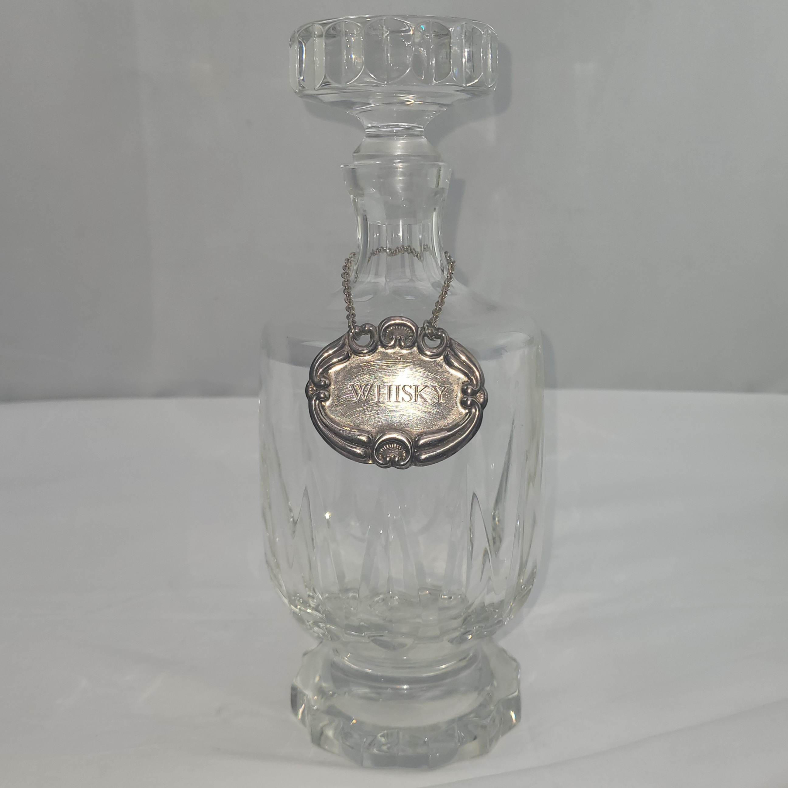 Bouteille à wiski en verre épais de qualités (26cm de hauteur) - Photo 0
