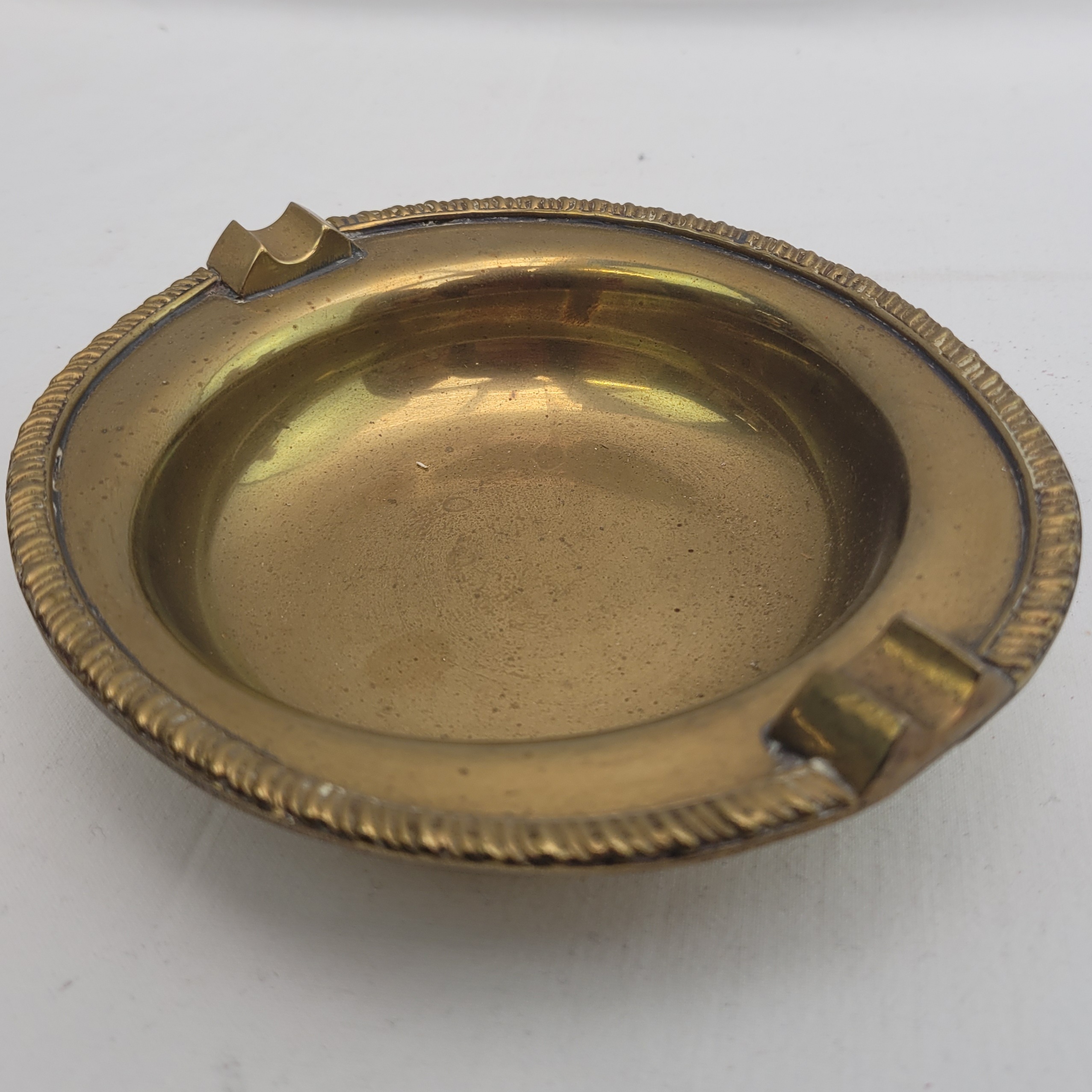 cendrier artisanale vintage en laiton en provenance des Indes  - Photo 1