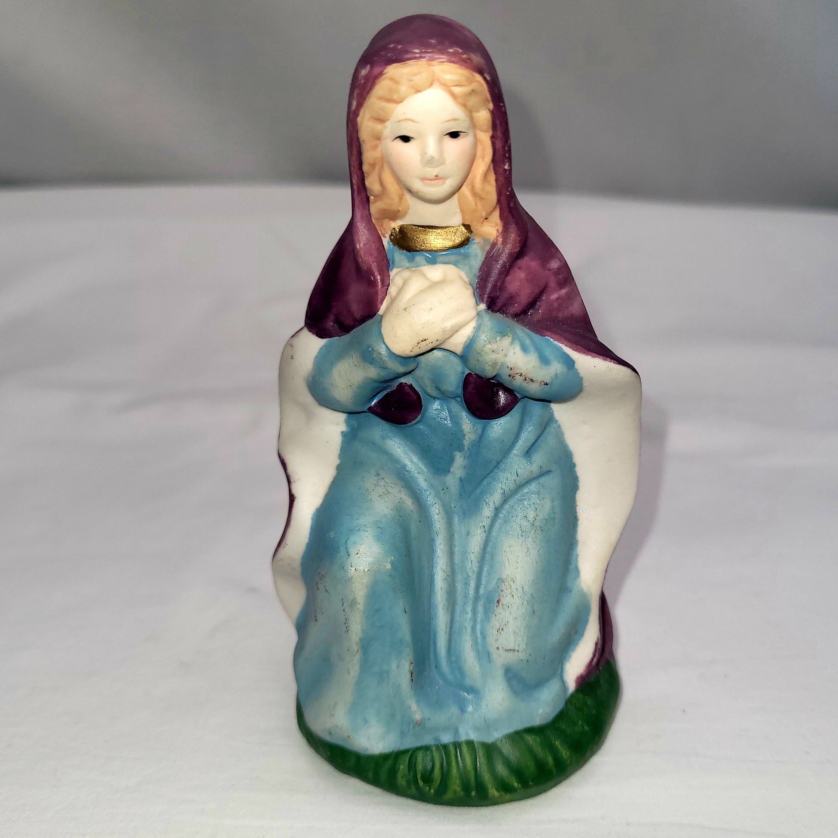 Statuette vintage figurine en porcelaine peint à la main  - Photo 0